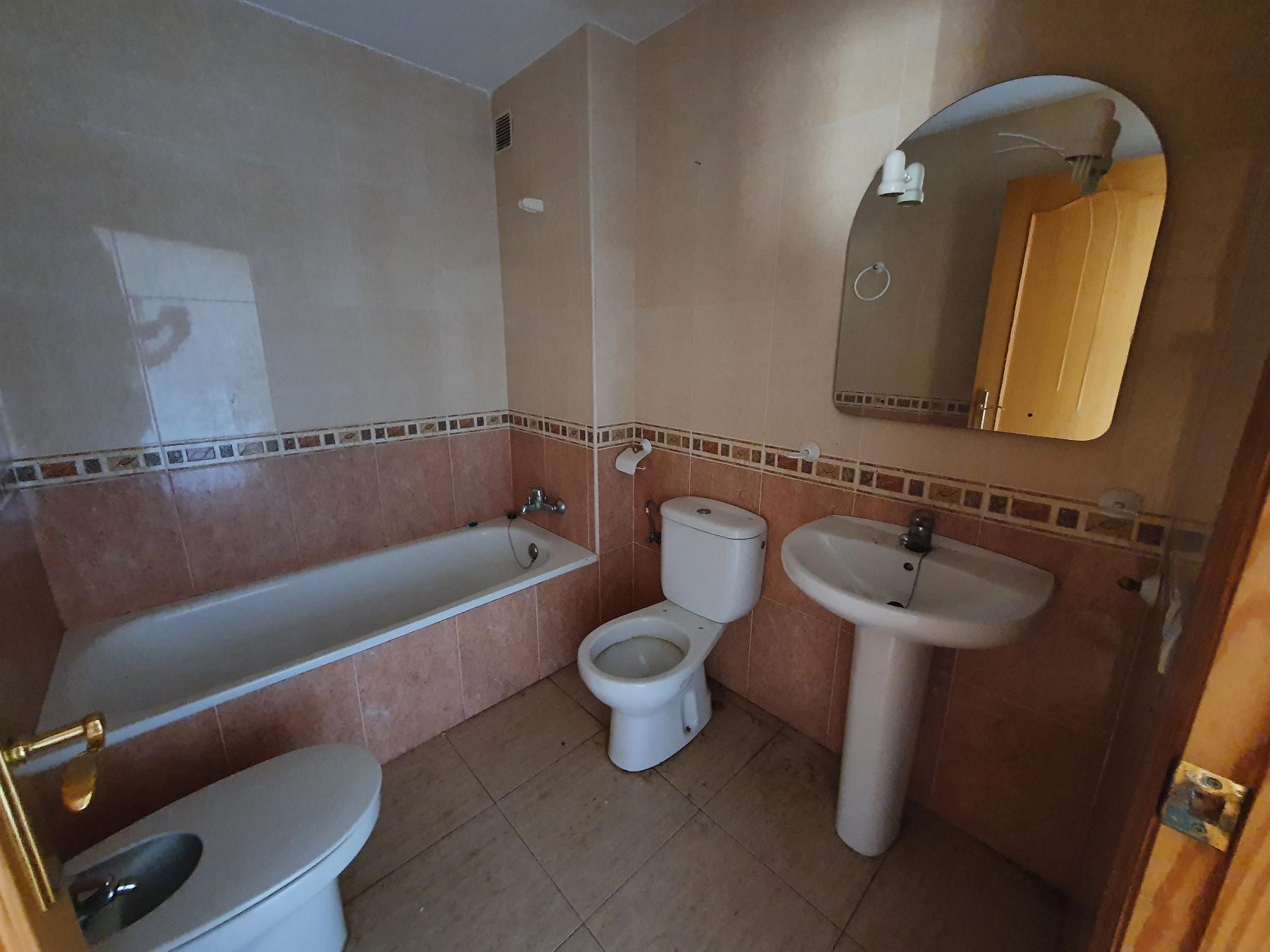 For sale of duplex in Roquetas de Mar
