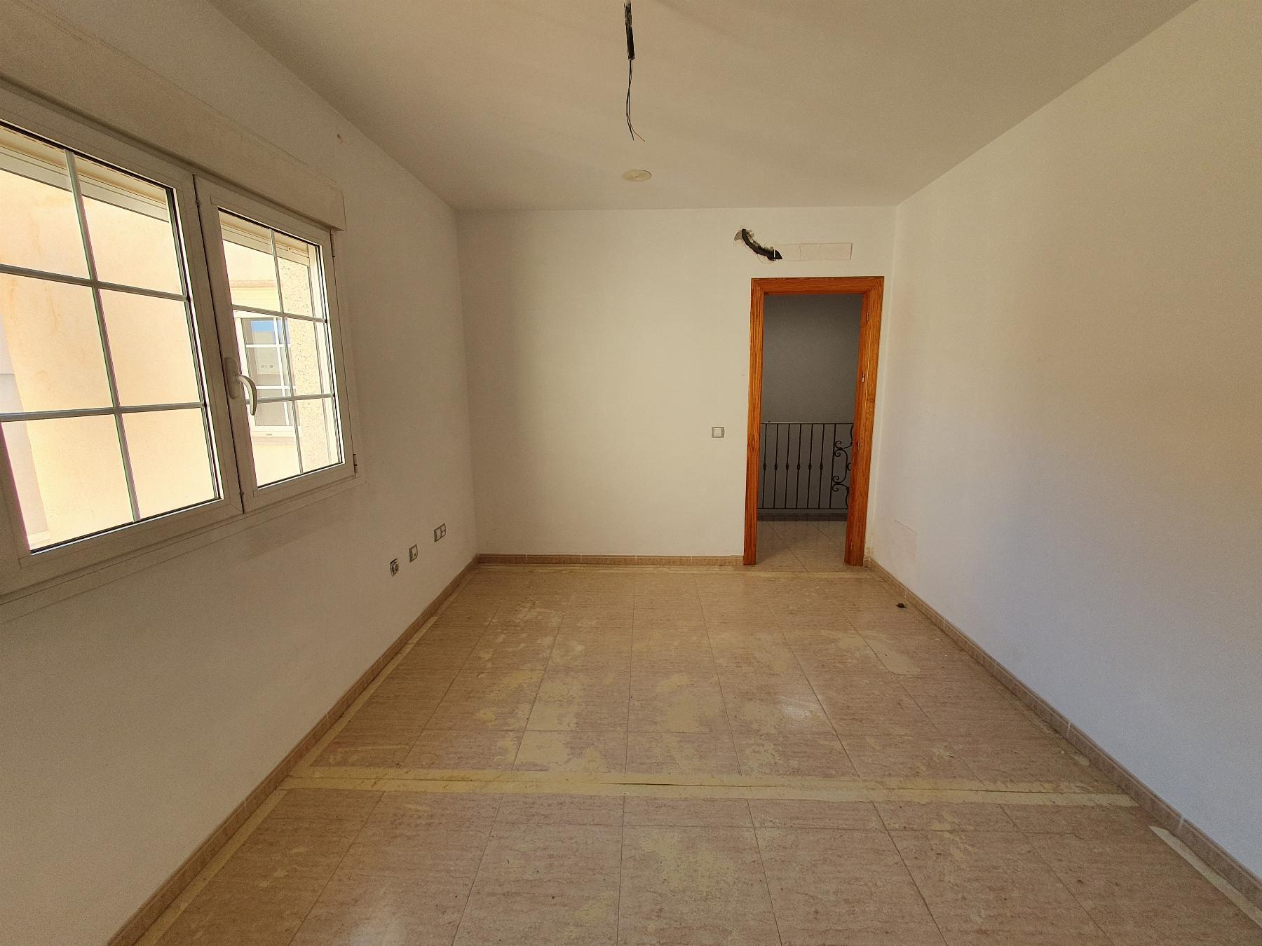 For sale of duplex in Roquetas de Mar