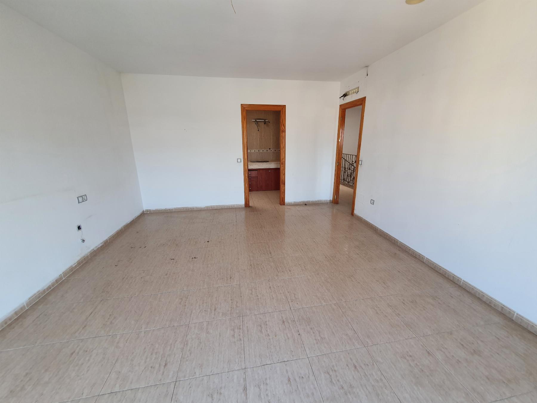 For sale of duplex in Roquetas de Mar