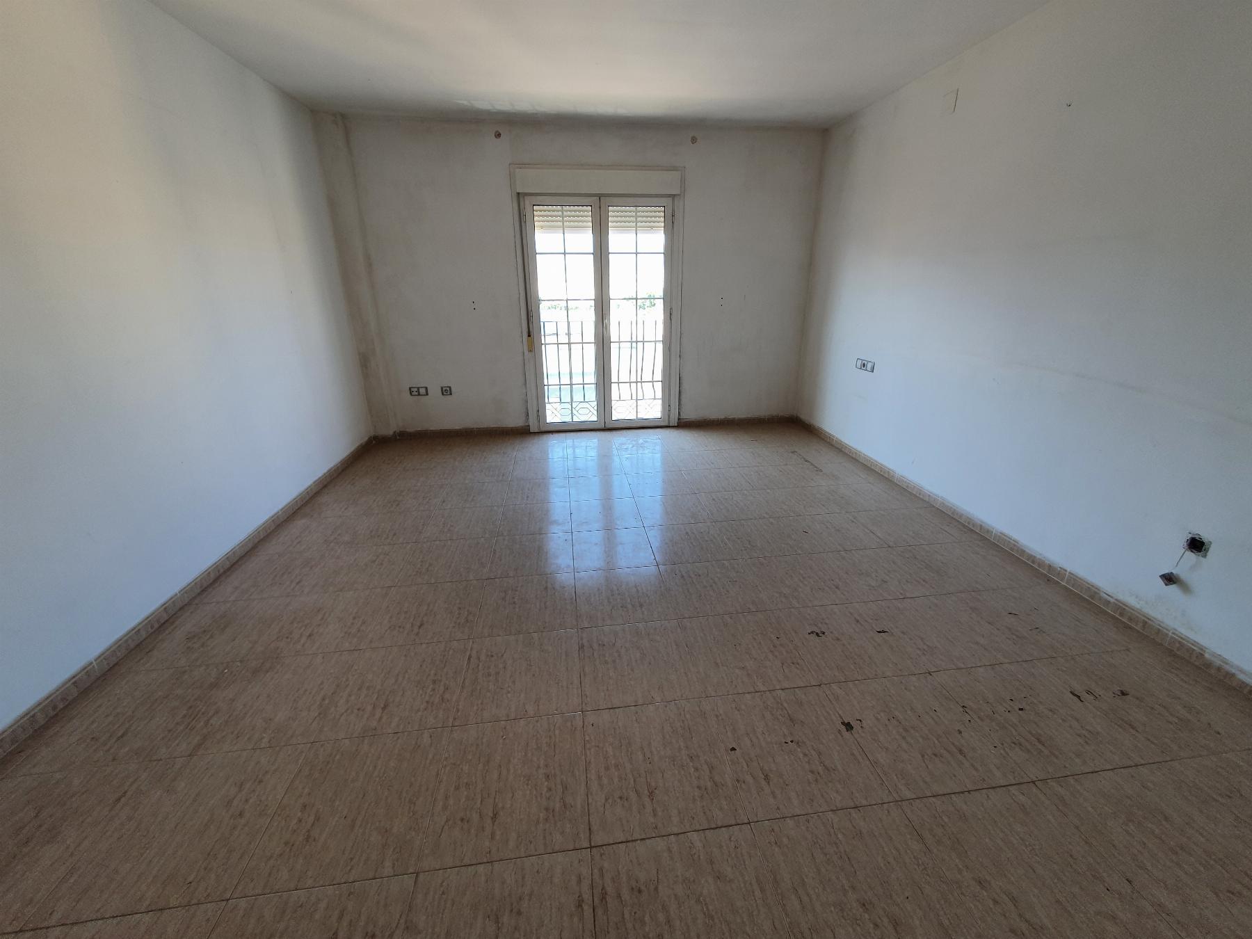 For sale of duplex in Roquetas de Mar