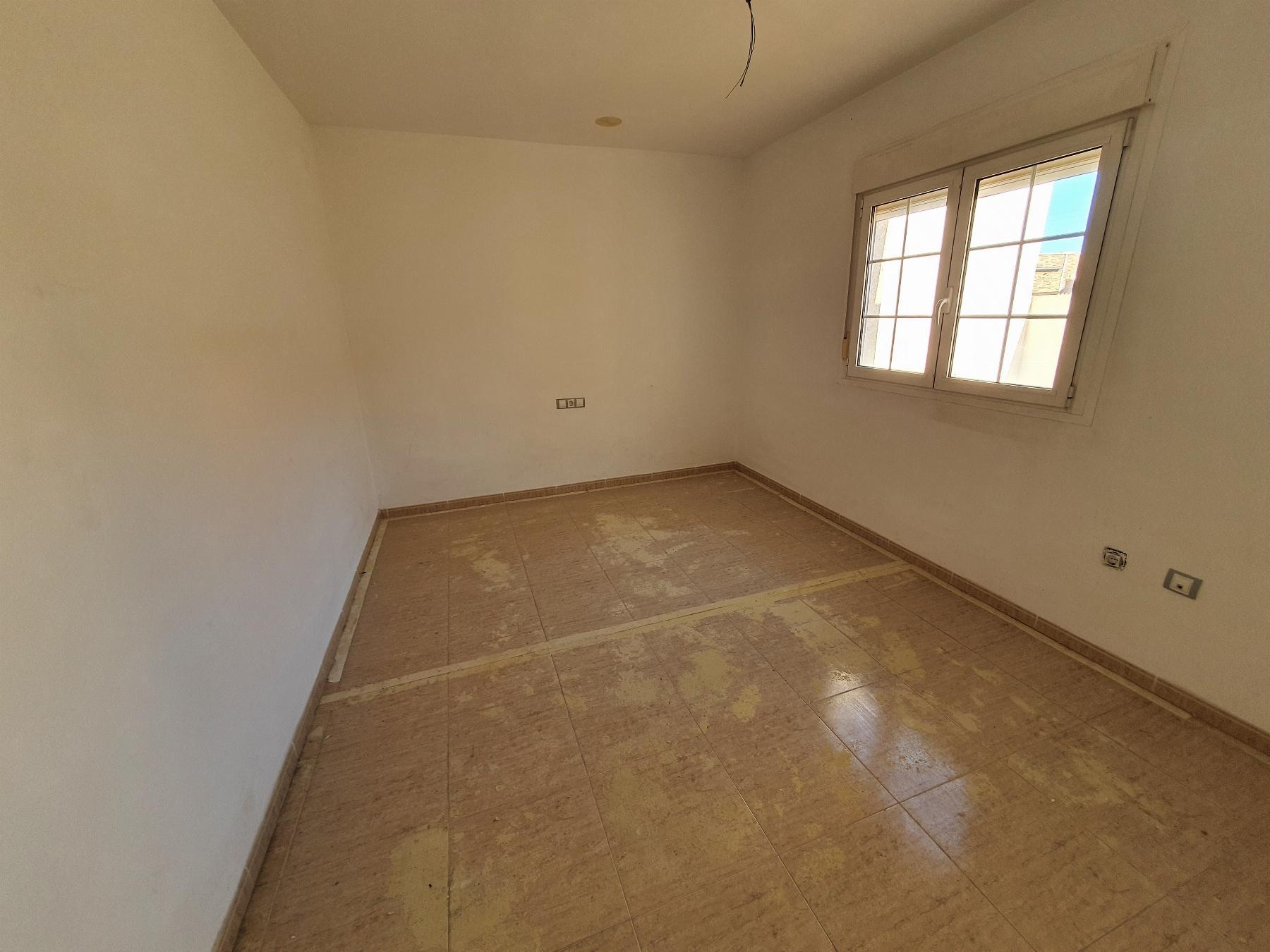 For sale of duplex in Roquetas de Mar