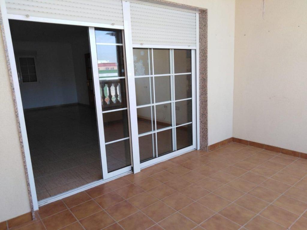 For sale of duplex in Roquetas de Mar