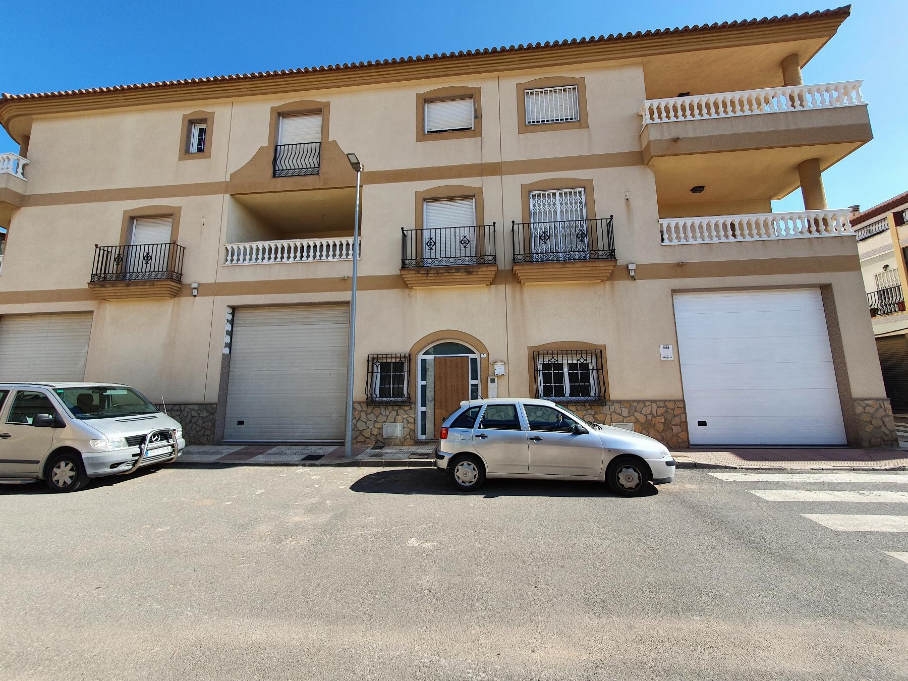 For sale of duplex in Roquetas de Mar