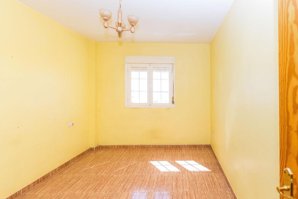 For sale of duplex in Roquetas de Mar