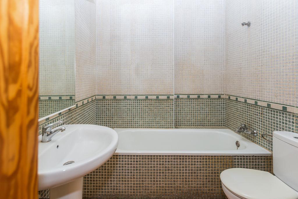 For sale of duplex in Roquetas de Mar