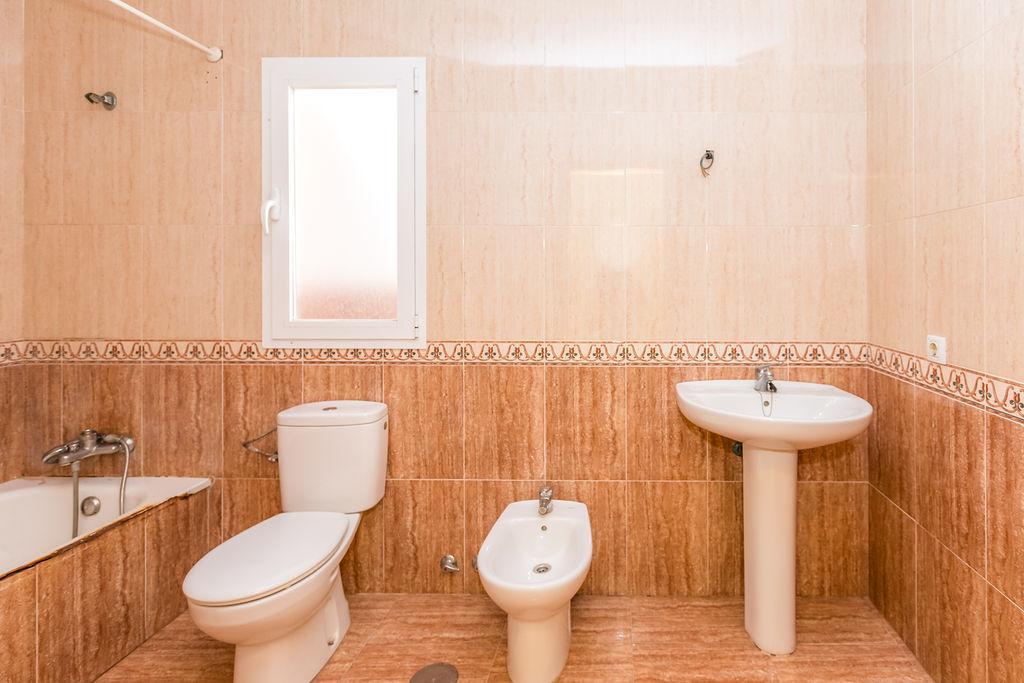 For sale of duplex in Roquetas de Mar