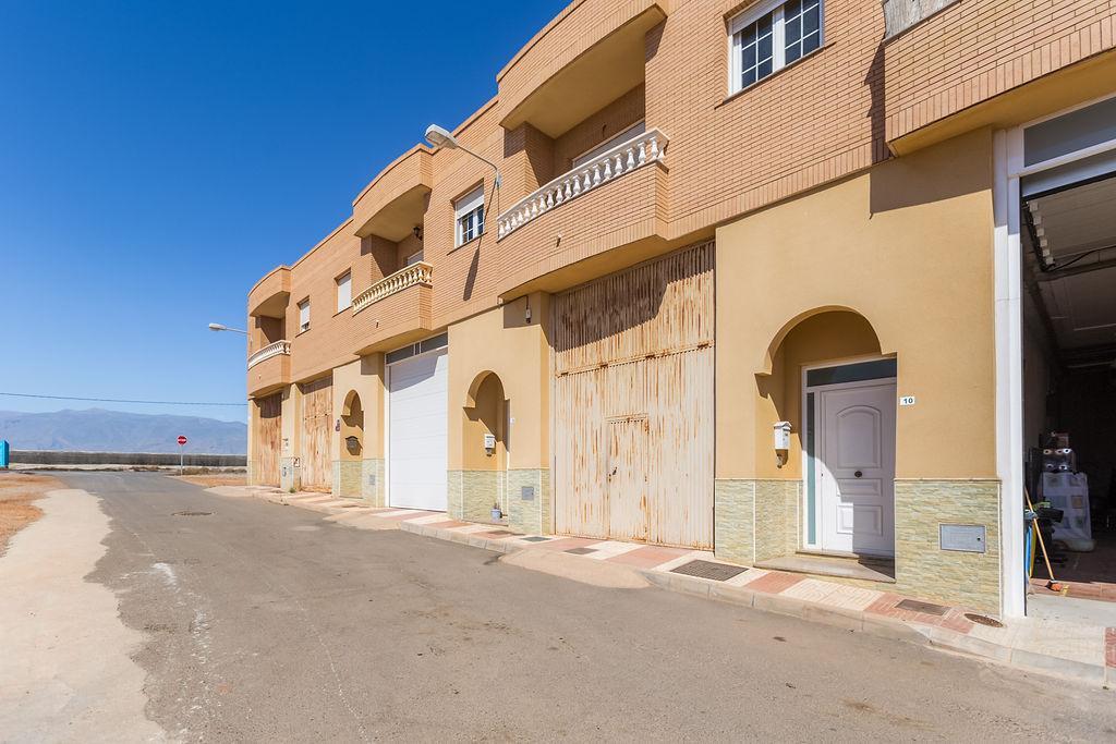 For sale of duplex in Roquetas de Mar