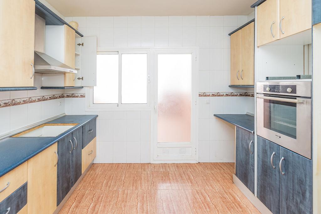 For sale of duplex in Roquetas de Mar