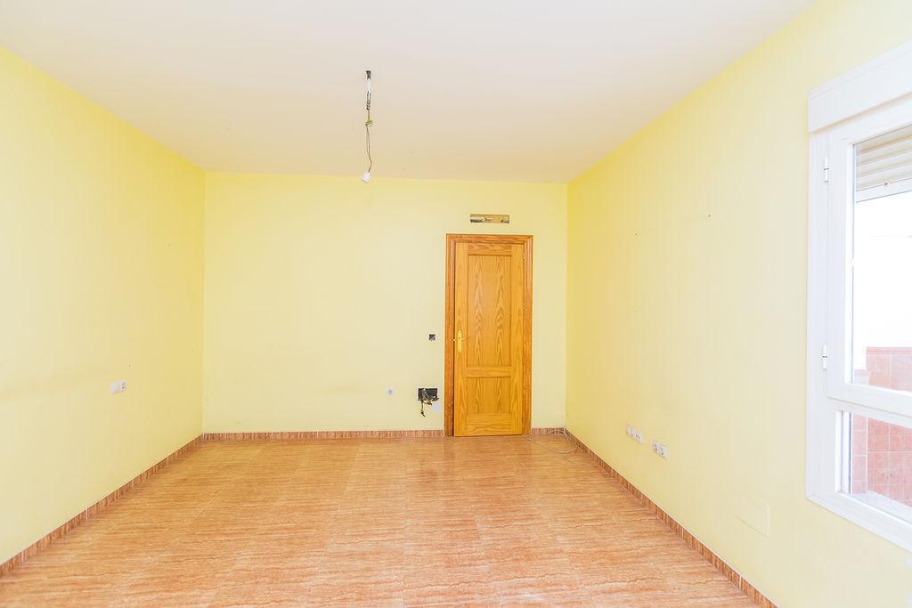 For sale of duplex in Roquetas de Mar