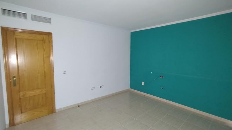 For sale of flat in Roquetas de Mar