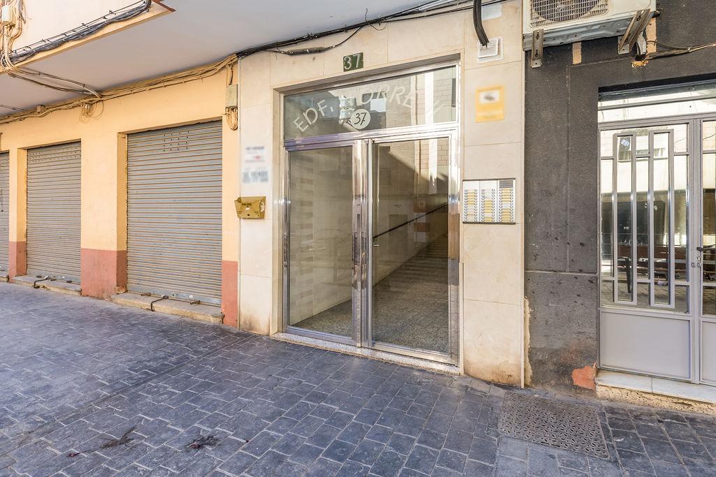 For sale of flat in Almería