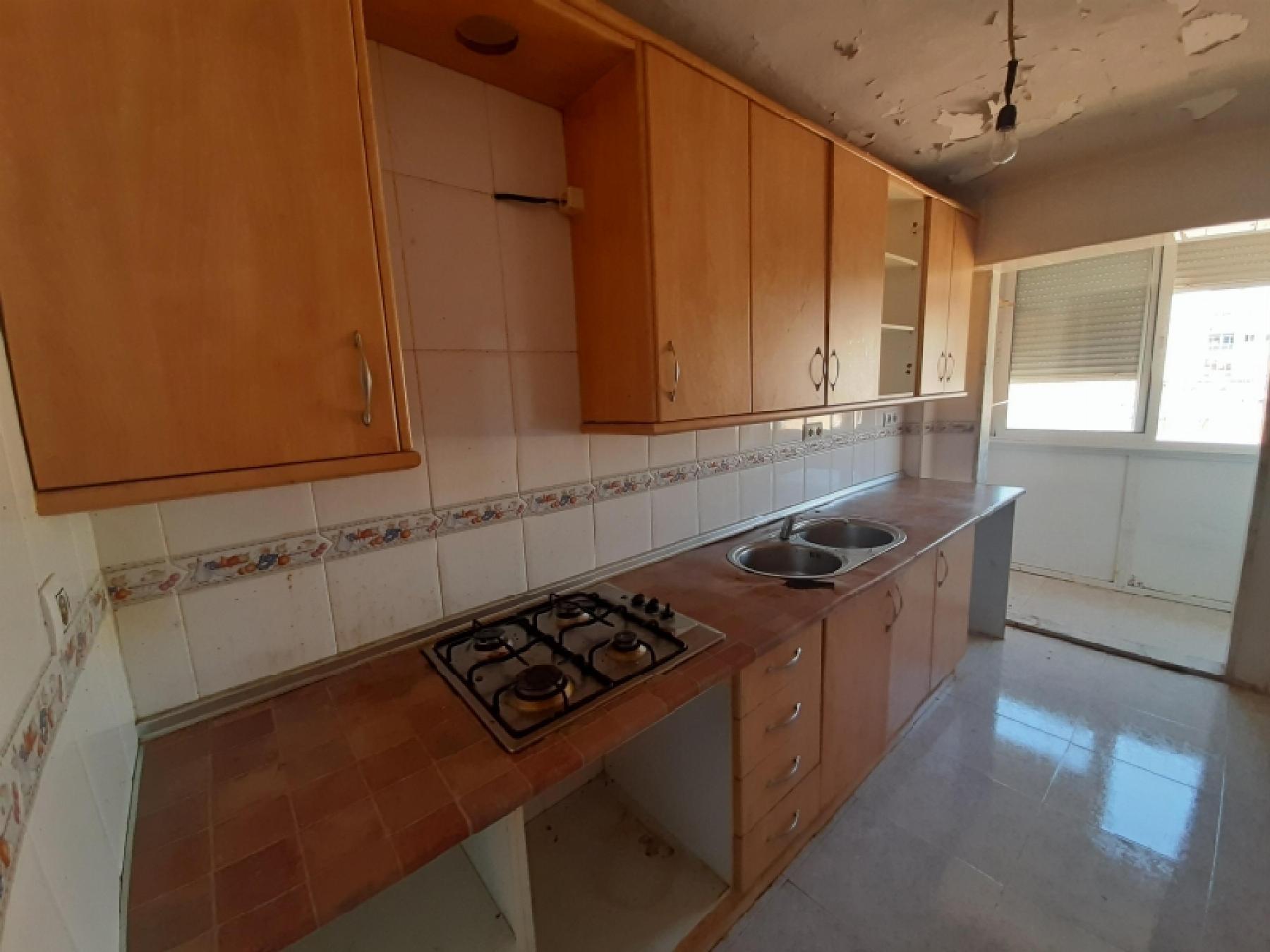 For sale of flat in Almería