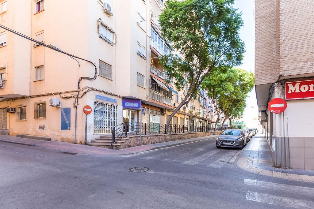 For sale of flat in Almería