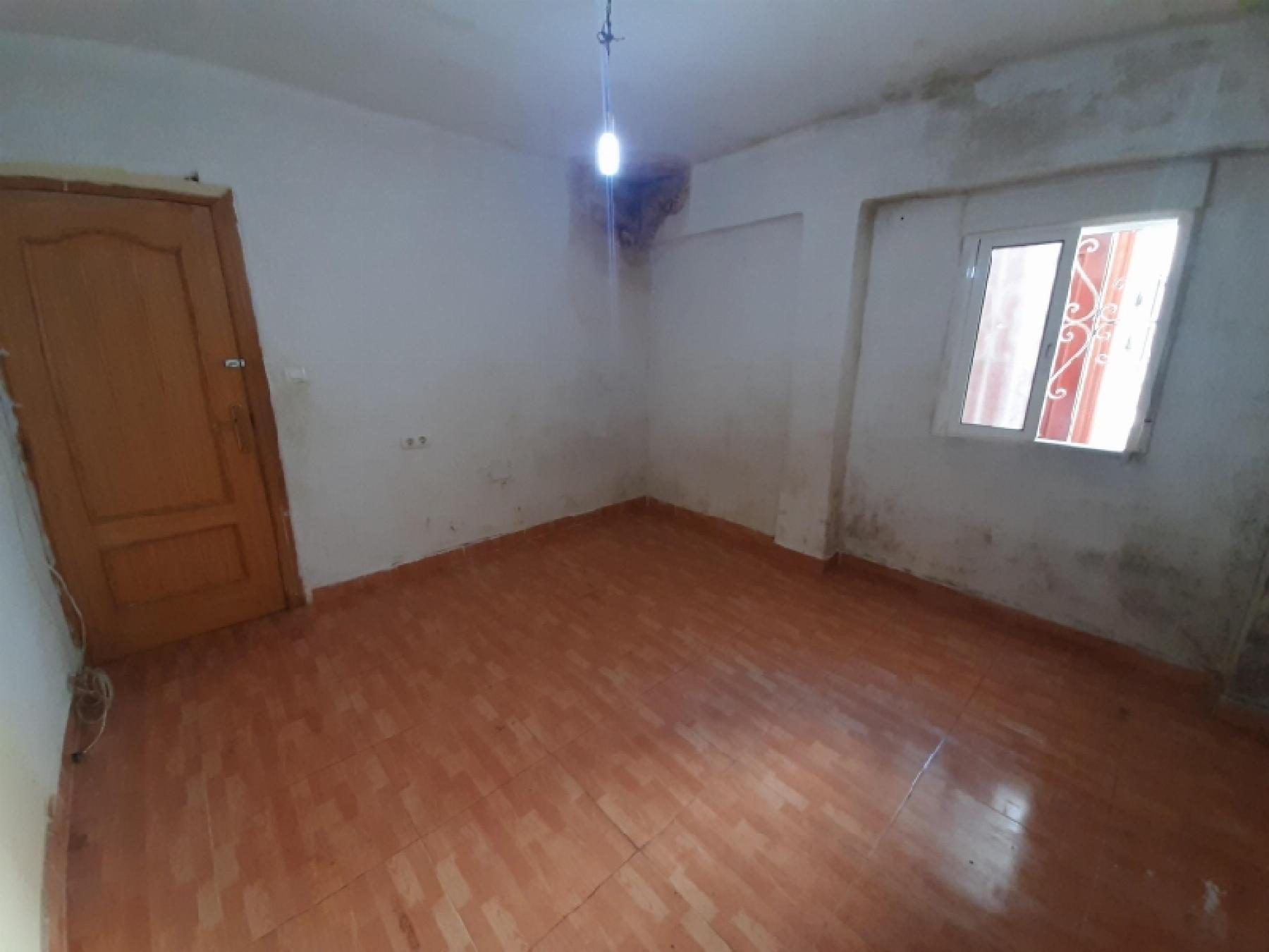 For sale of flat in Almería