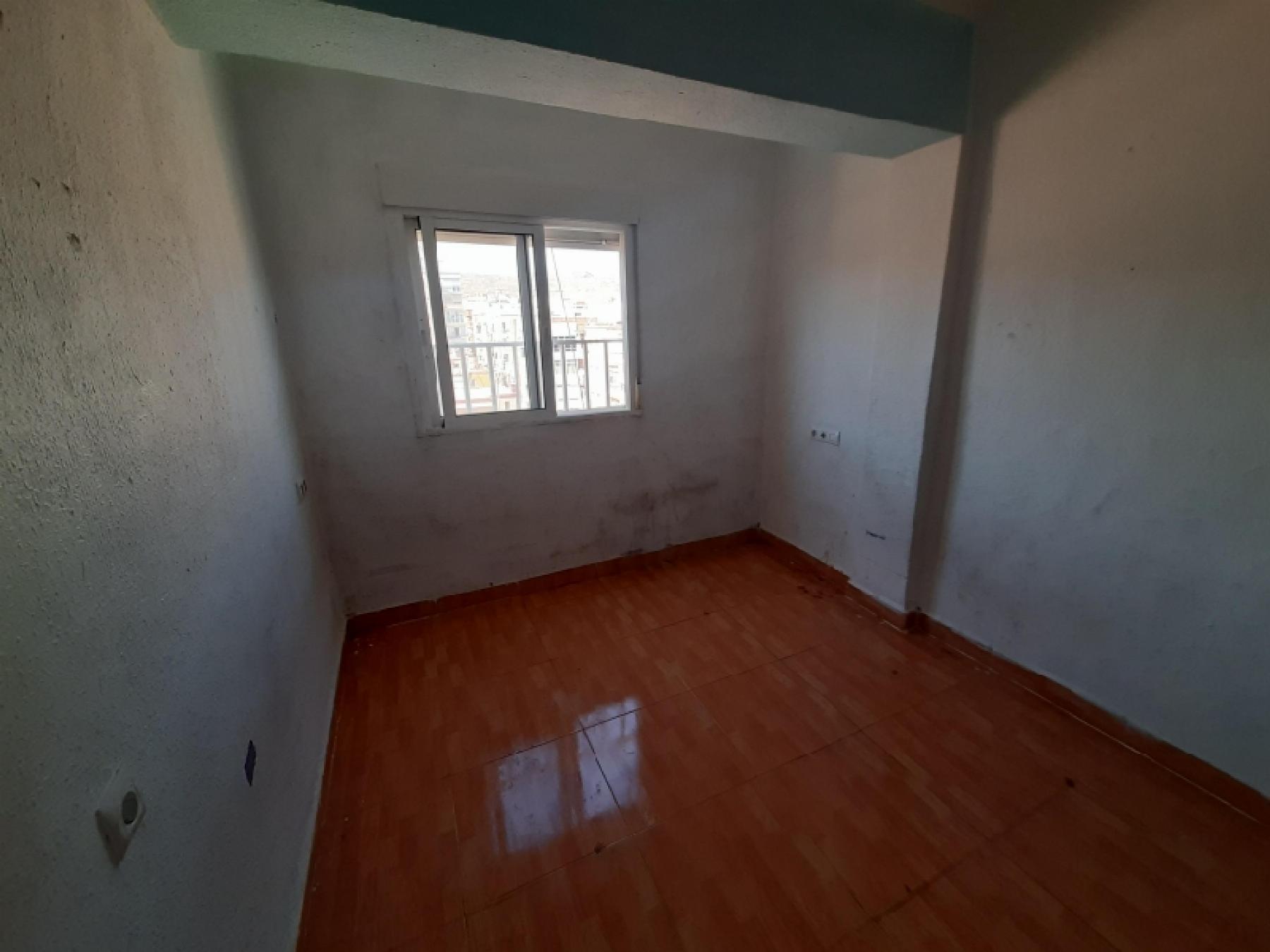For sale of flat in Almería