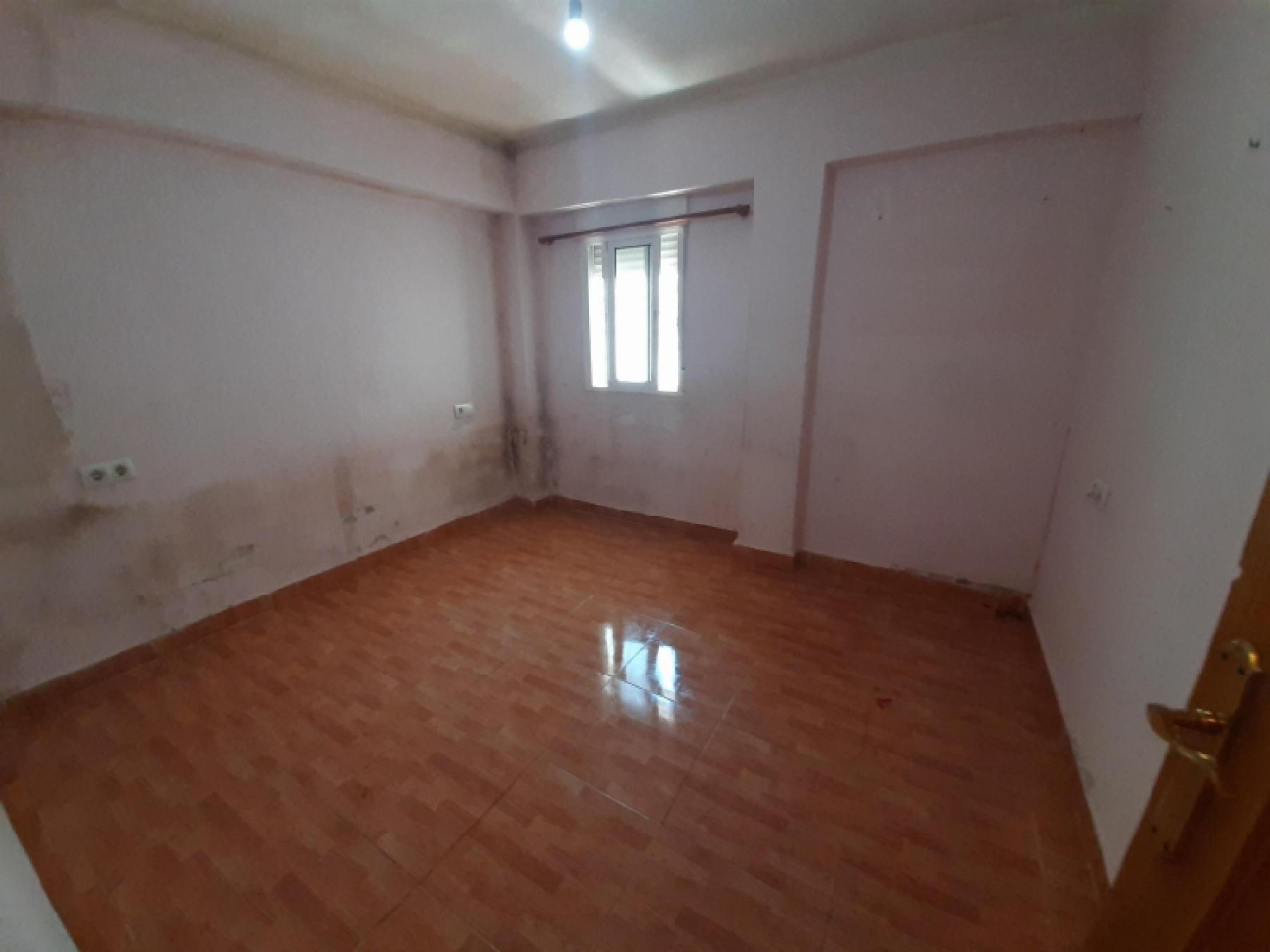 For sale of flat in Almería