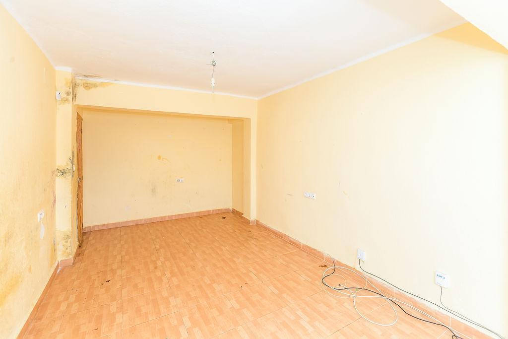 For sale of flat in Almería
