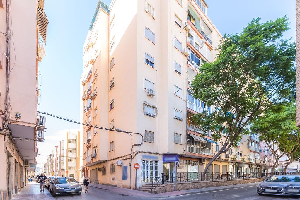 For sale of flat in Almería