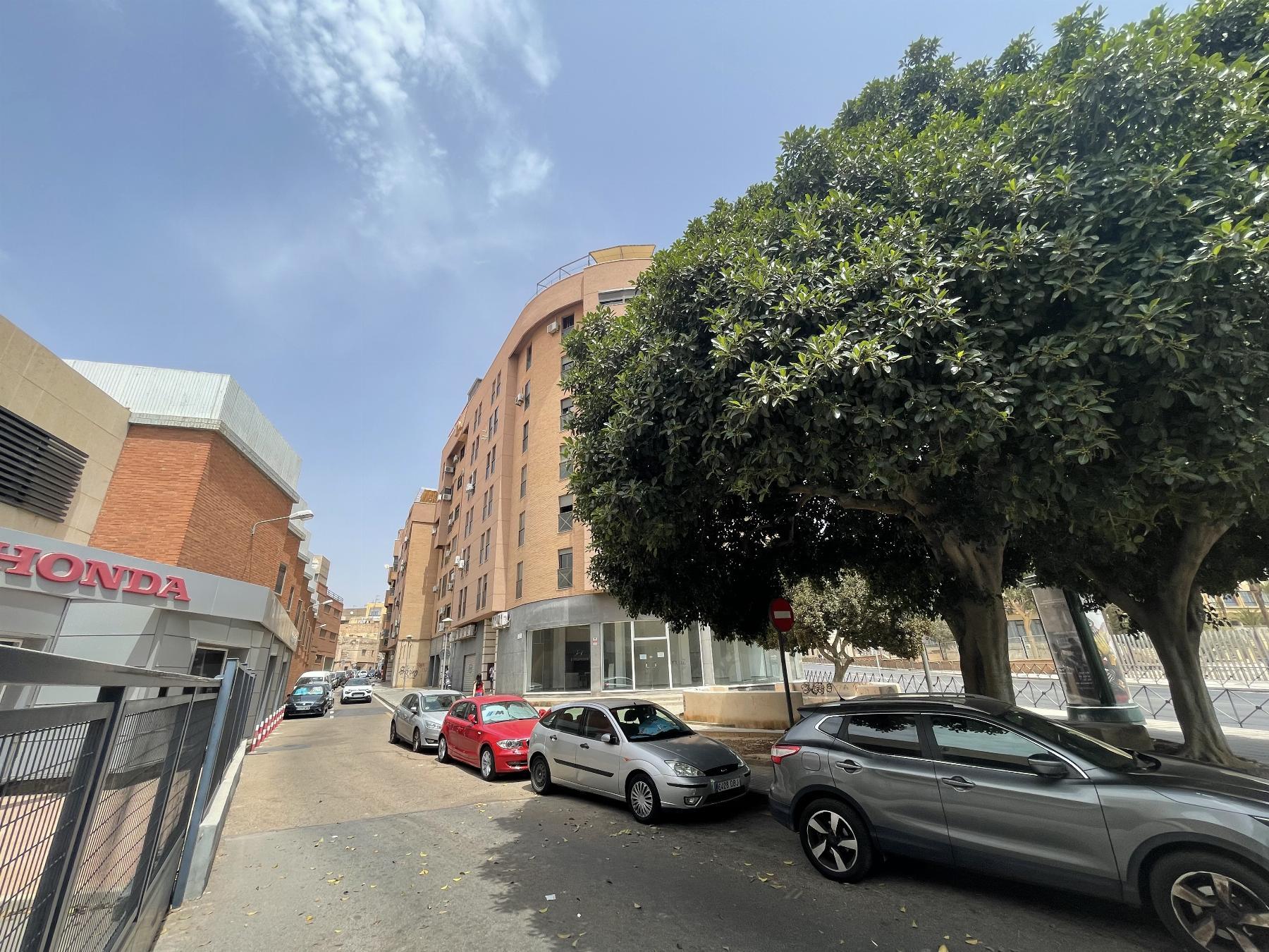 For sale of flat in Almería
