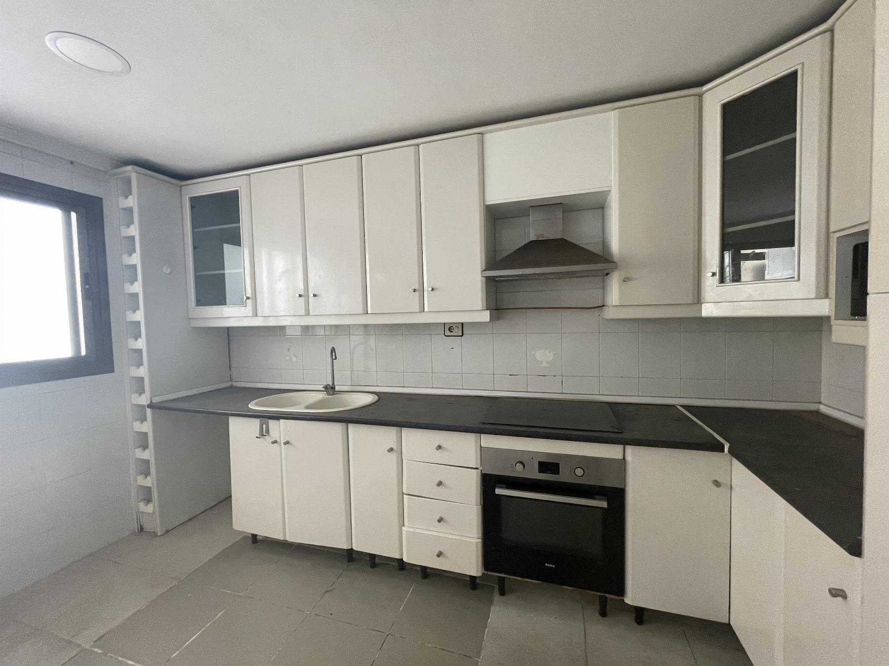 For sale of flat in Almería