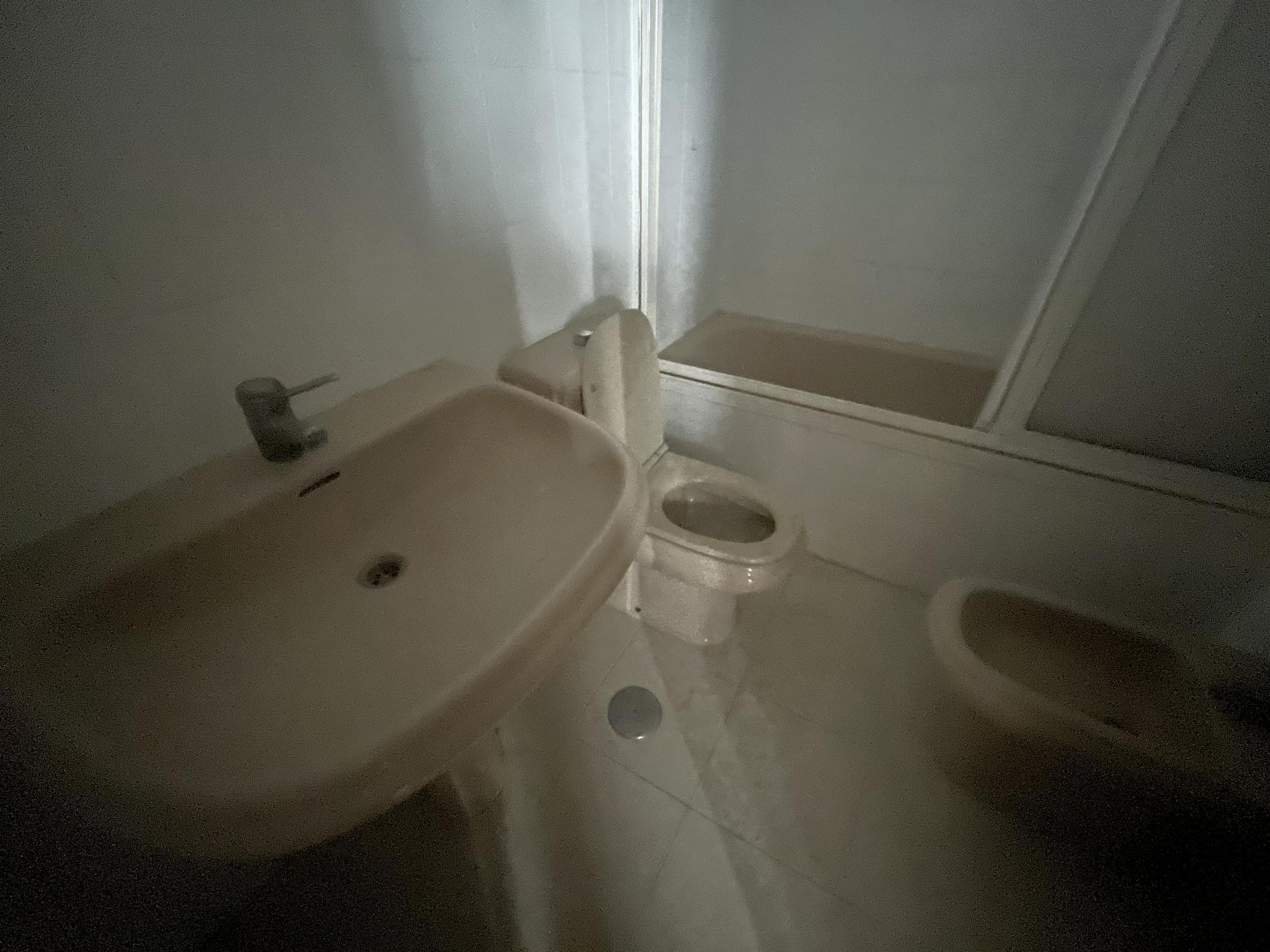 For sale of flat in Almería