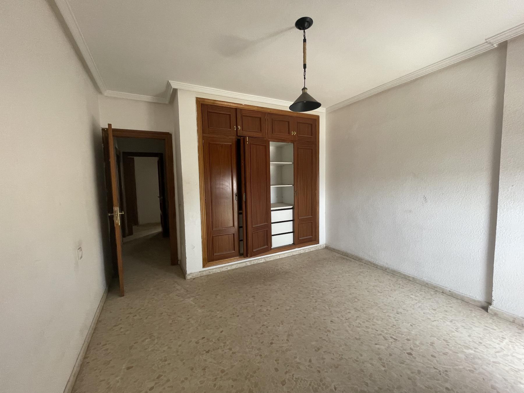 For sale of flat in Almería
