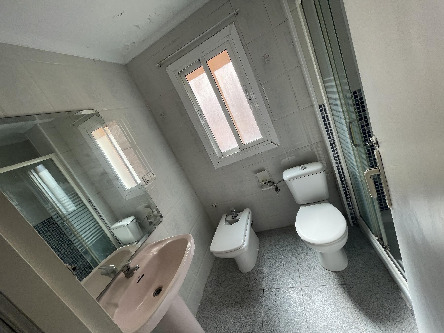 For sale of flat in Almería