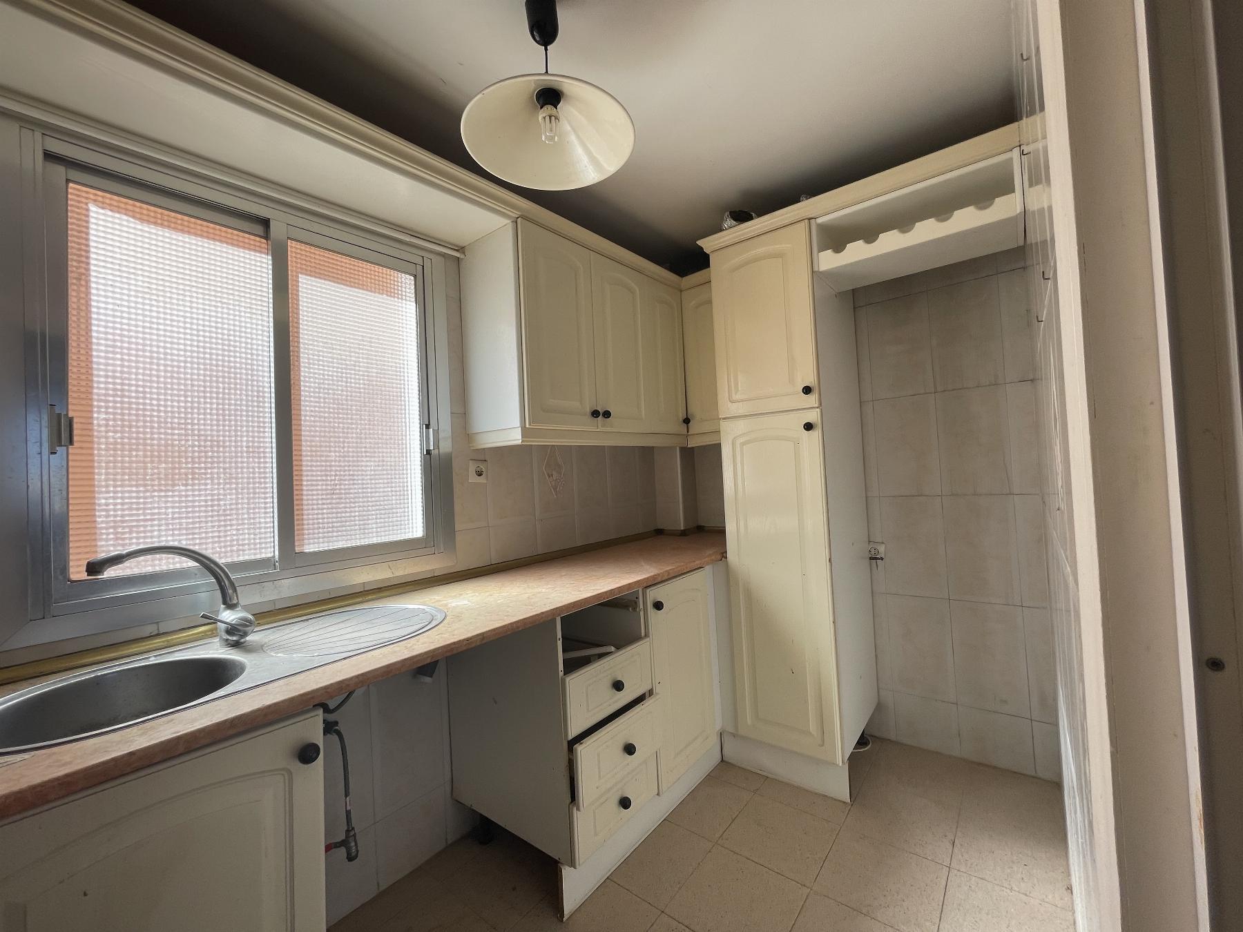 For sale of flat in Almería