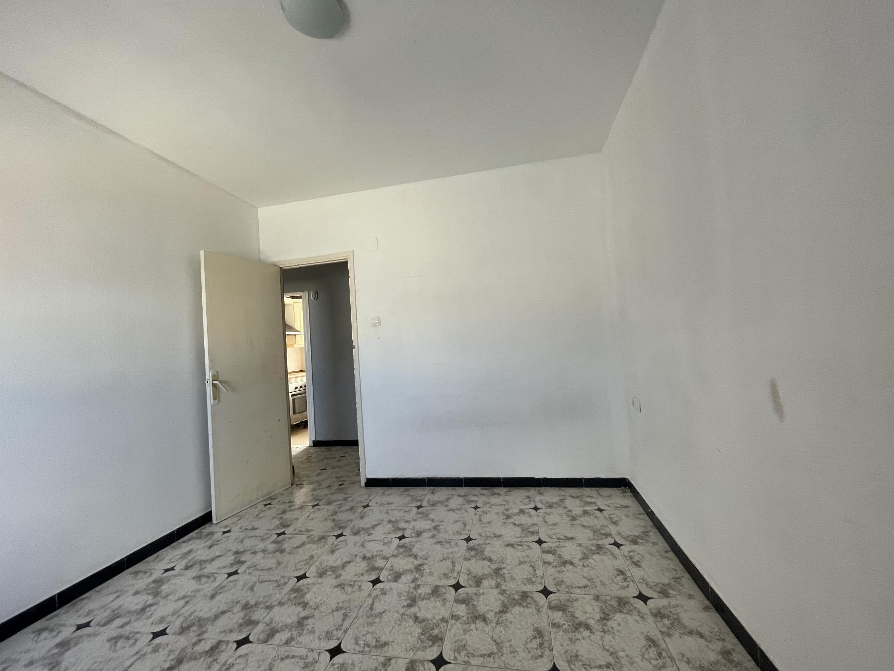 For sale of flat in Almería