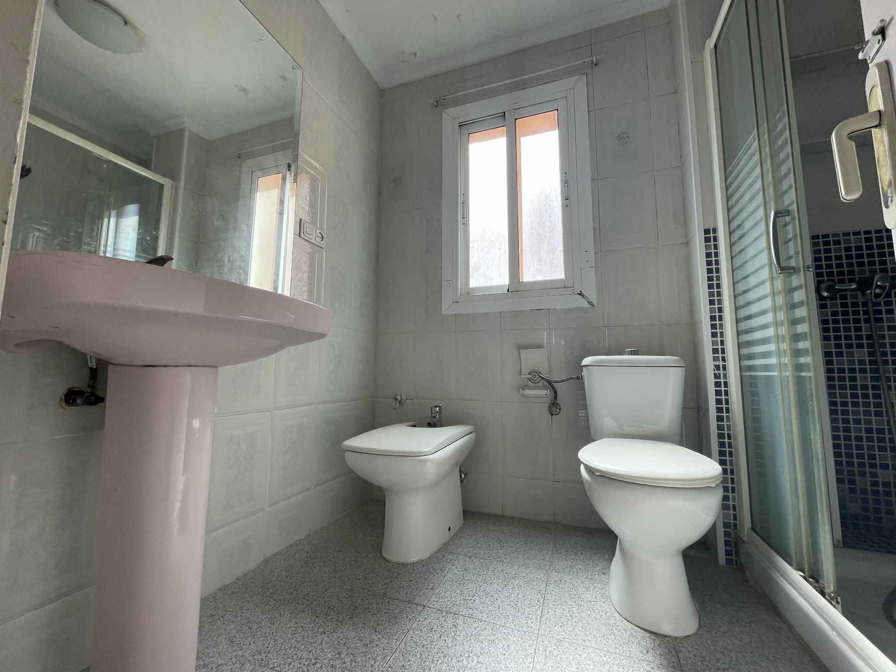 For sale of flat in Almería