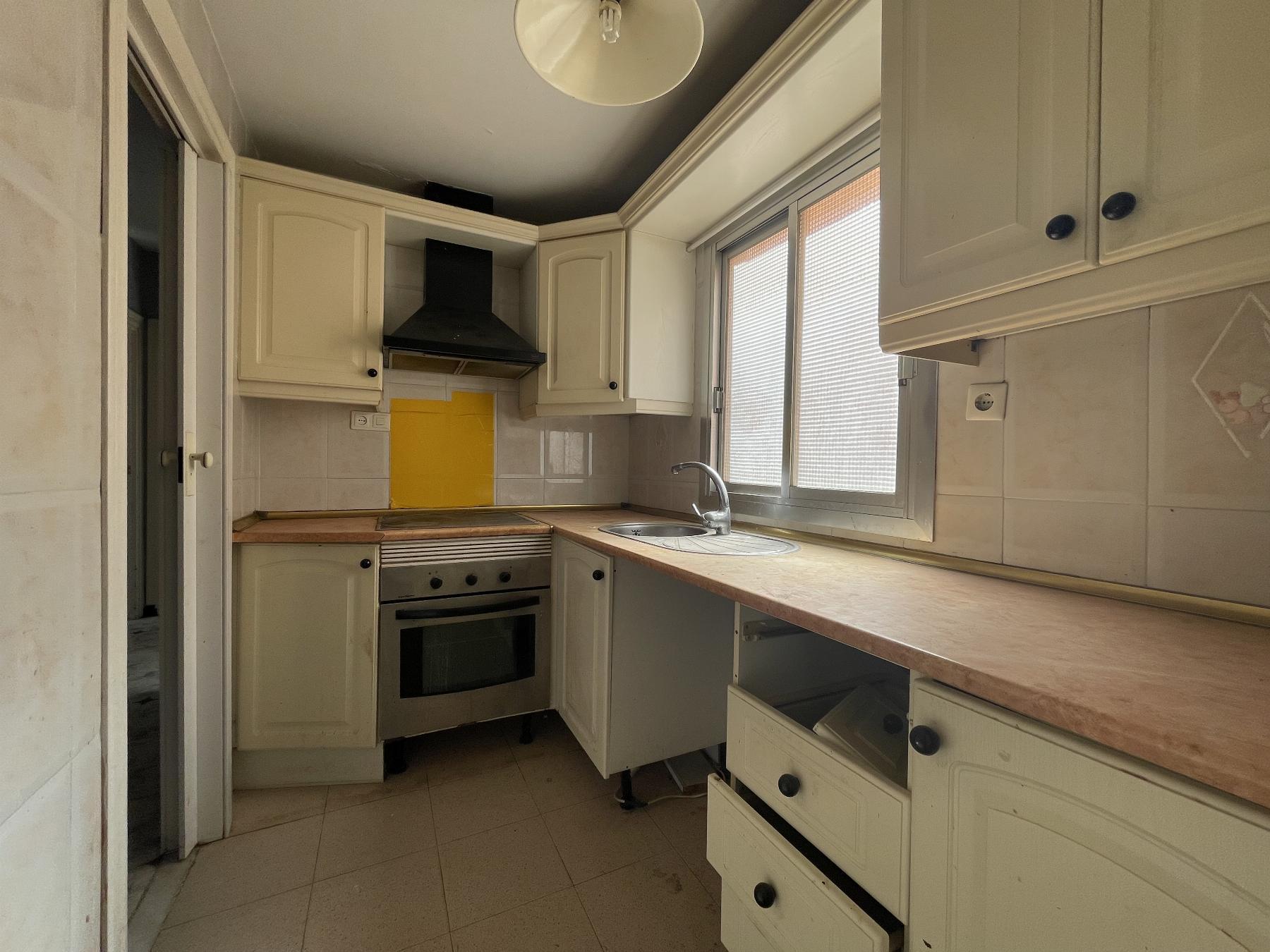 For sale of flat in Almería