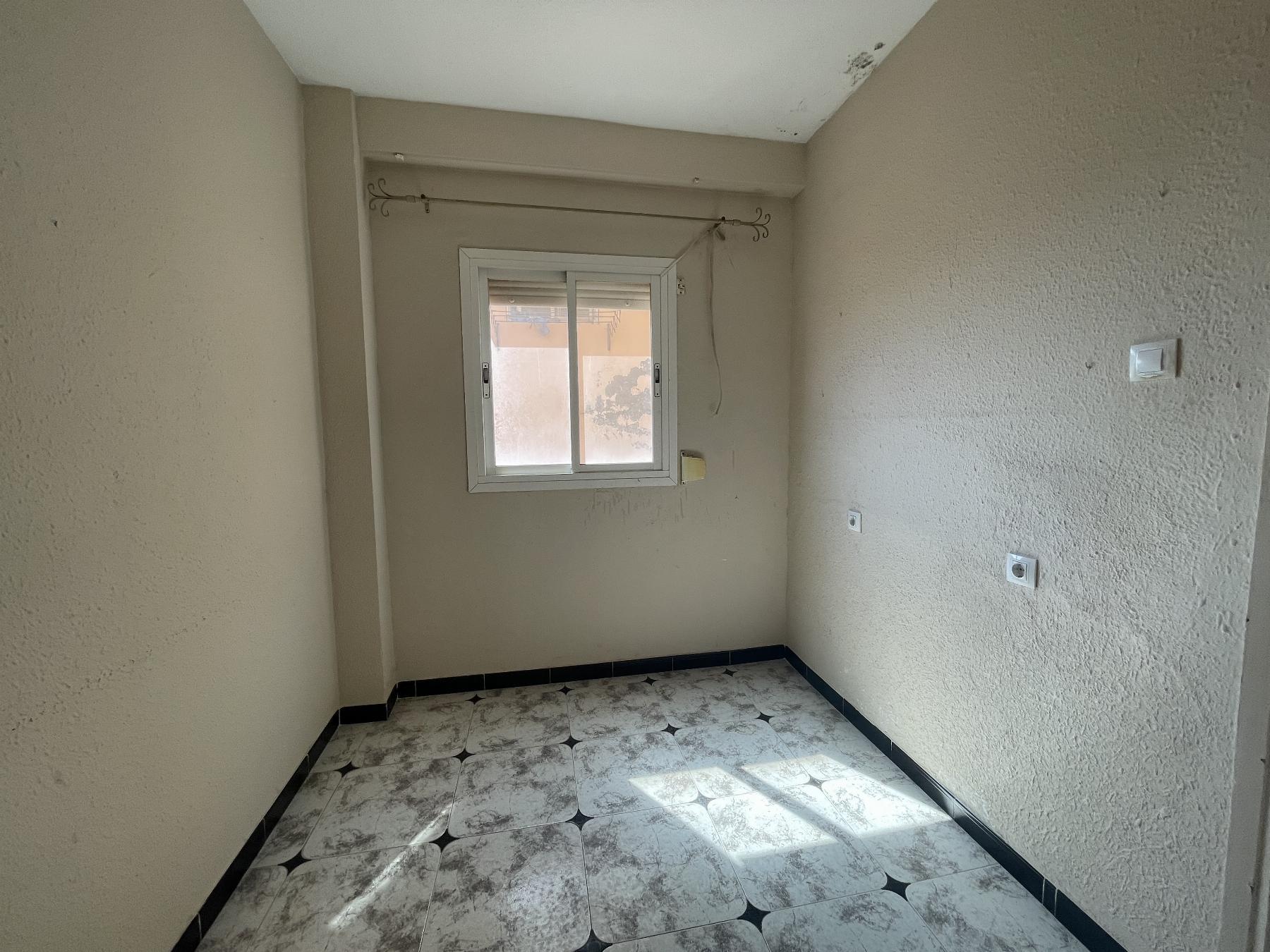 For sale of flat in Almería