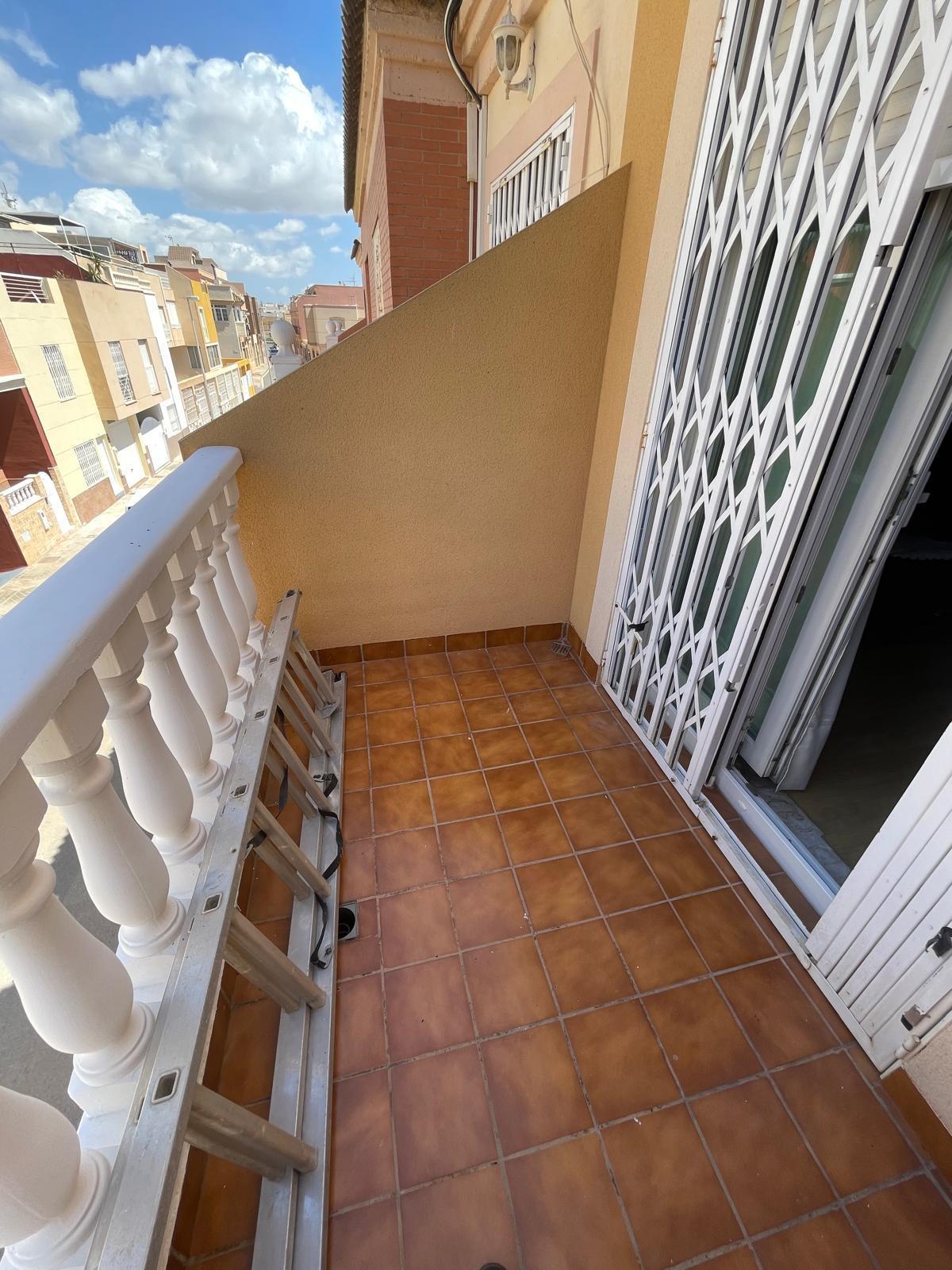 For sale of duplex in El Alquián