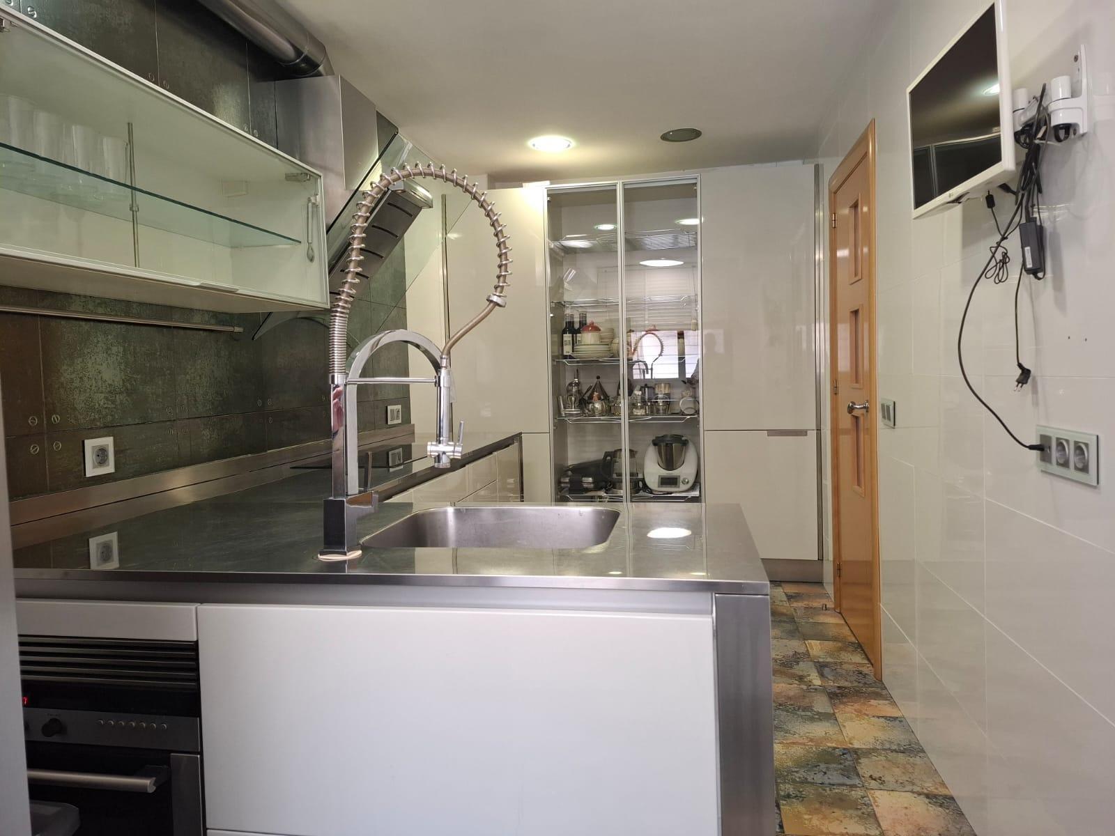 For sale of duplex in Roquetas de Mar