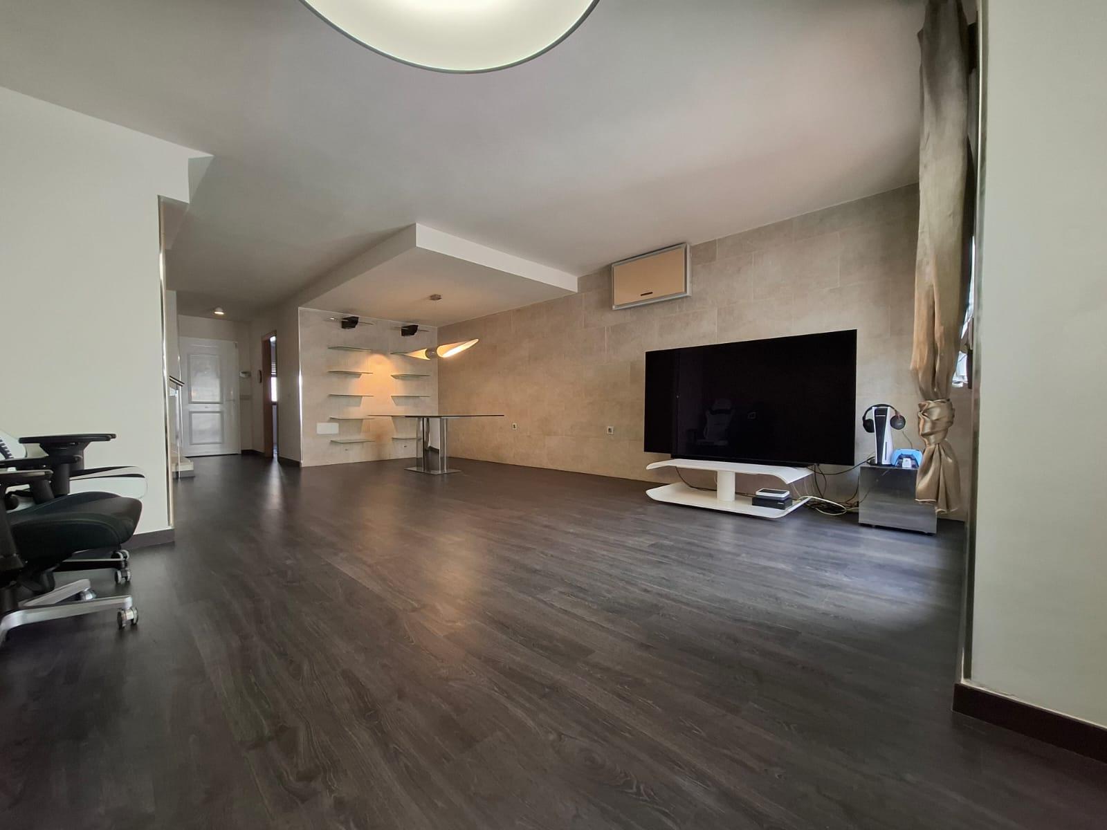 For sale of duplex in Roquetas de Mar