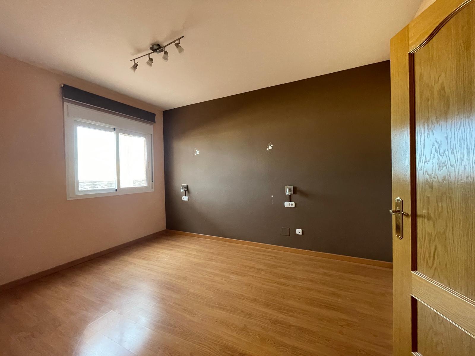 For sale of flat in Almería