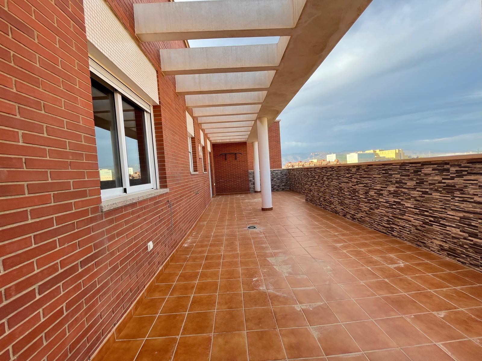 For sale of flat in Almería