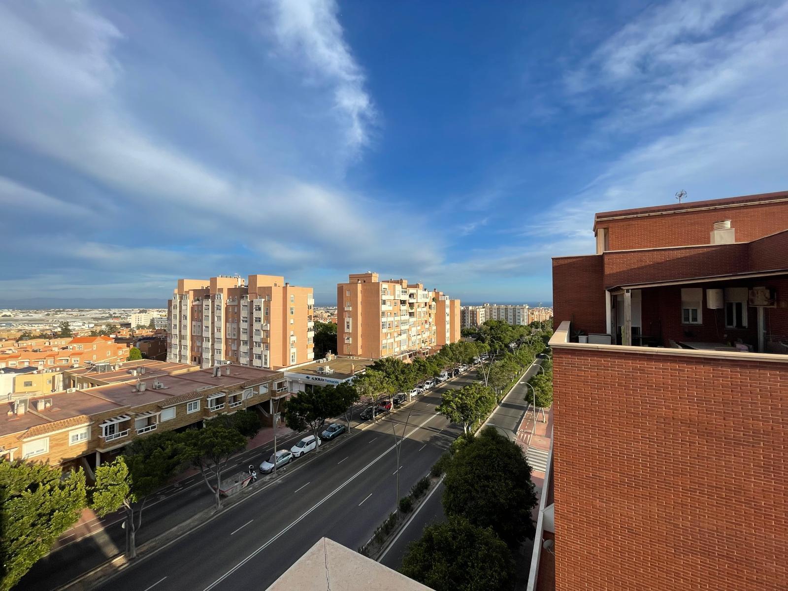 For sale of flat in Almería