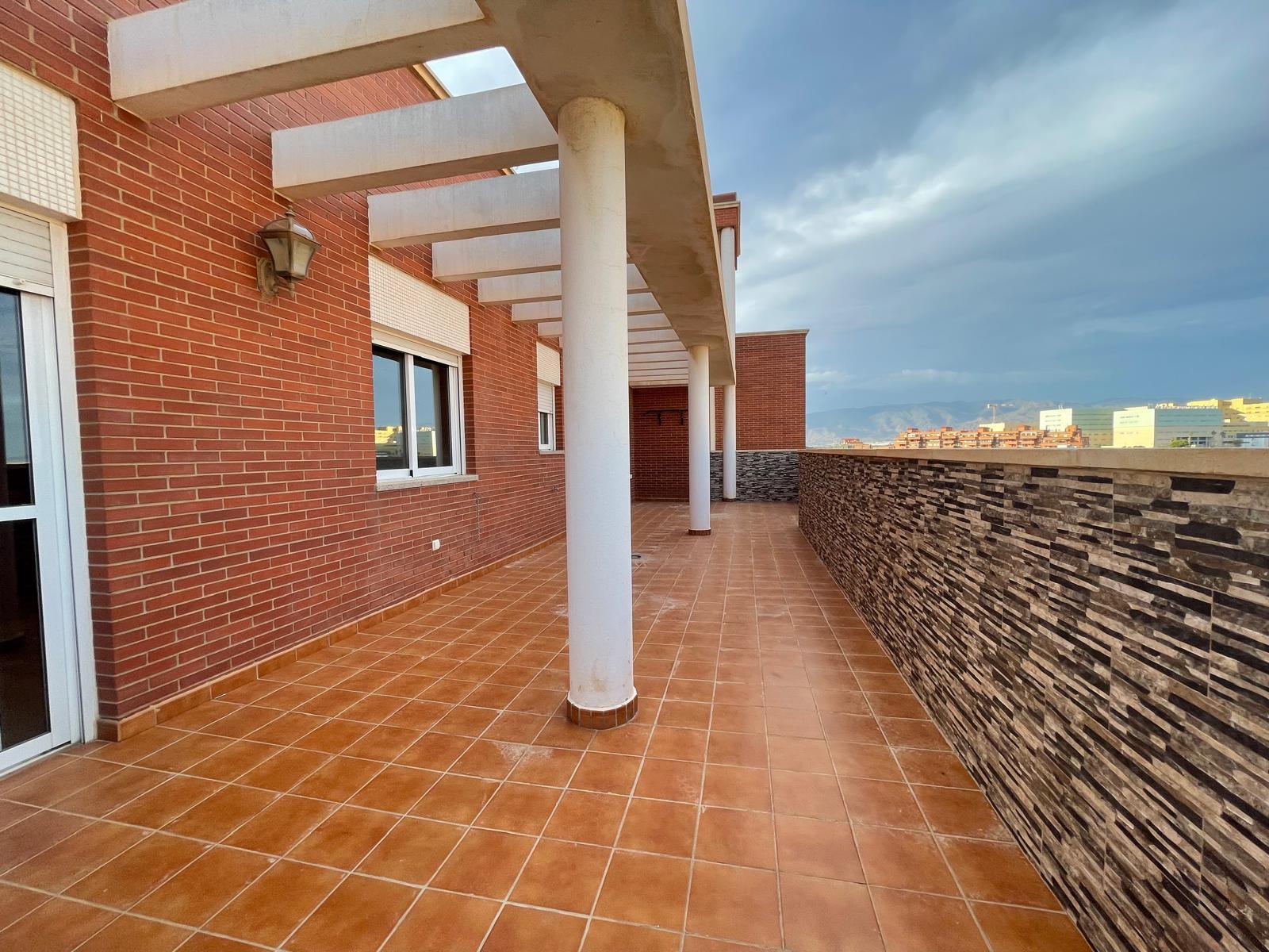 For sale of flat in Almería