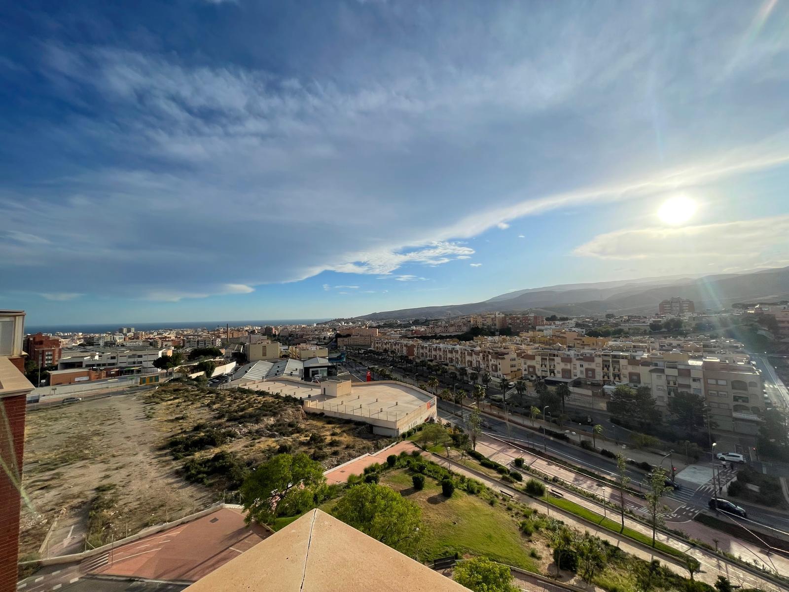 For sale of flat in Almería