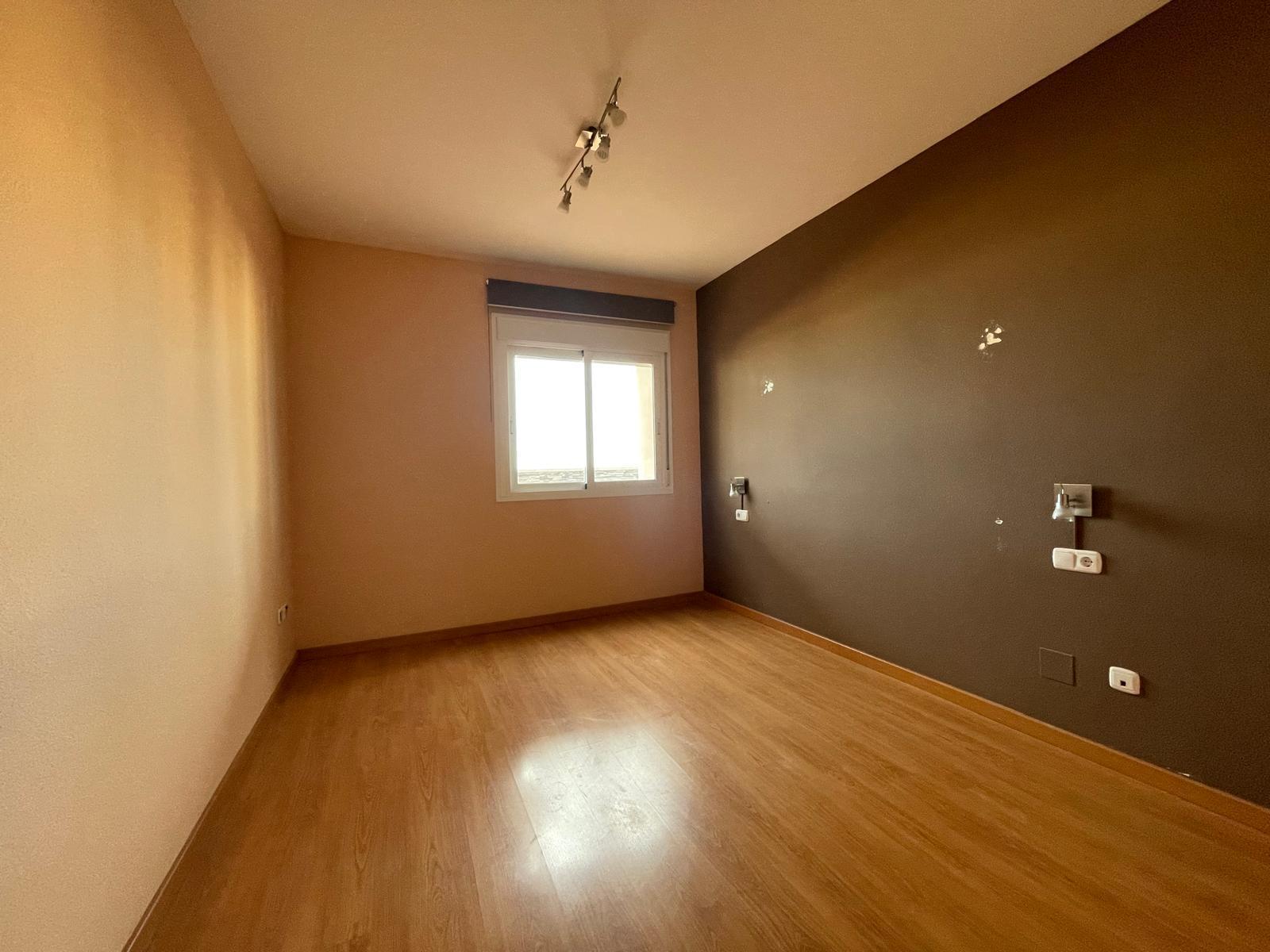 For sale of flat in Almería