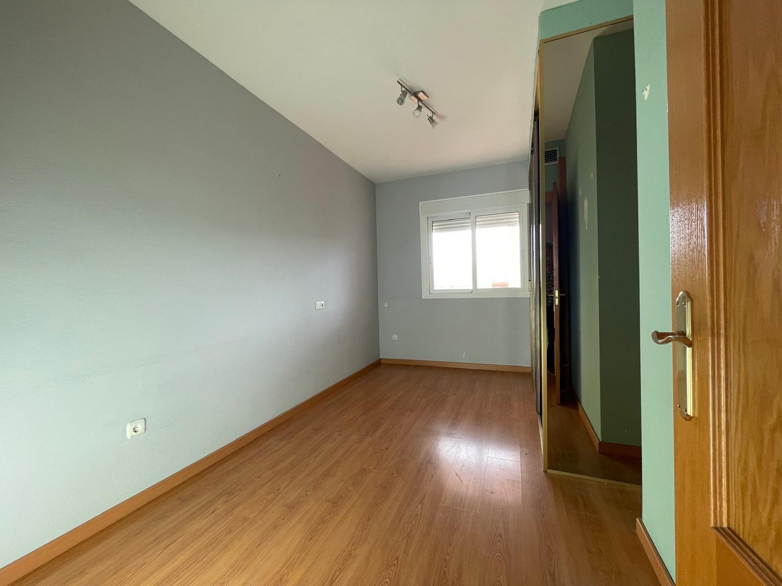 For sale of flat in Almería