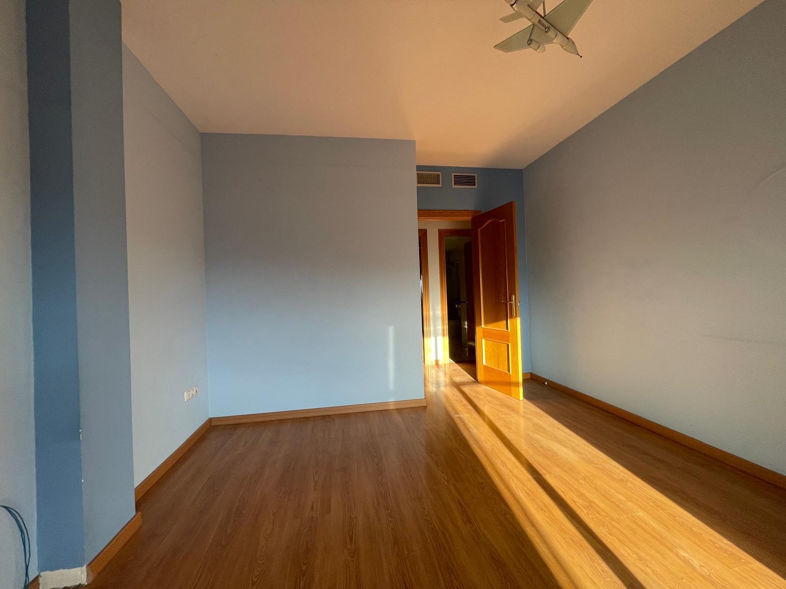 For sale of flat in Almería