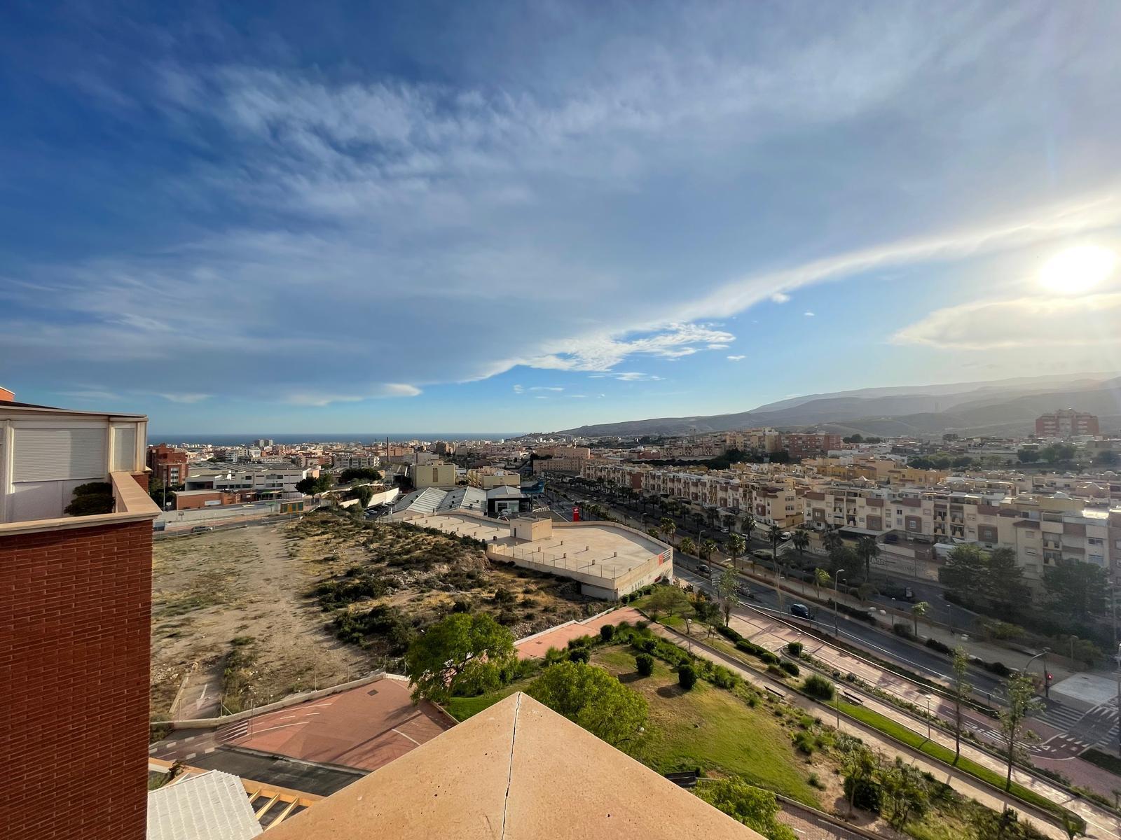For sale of flat in Almería