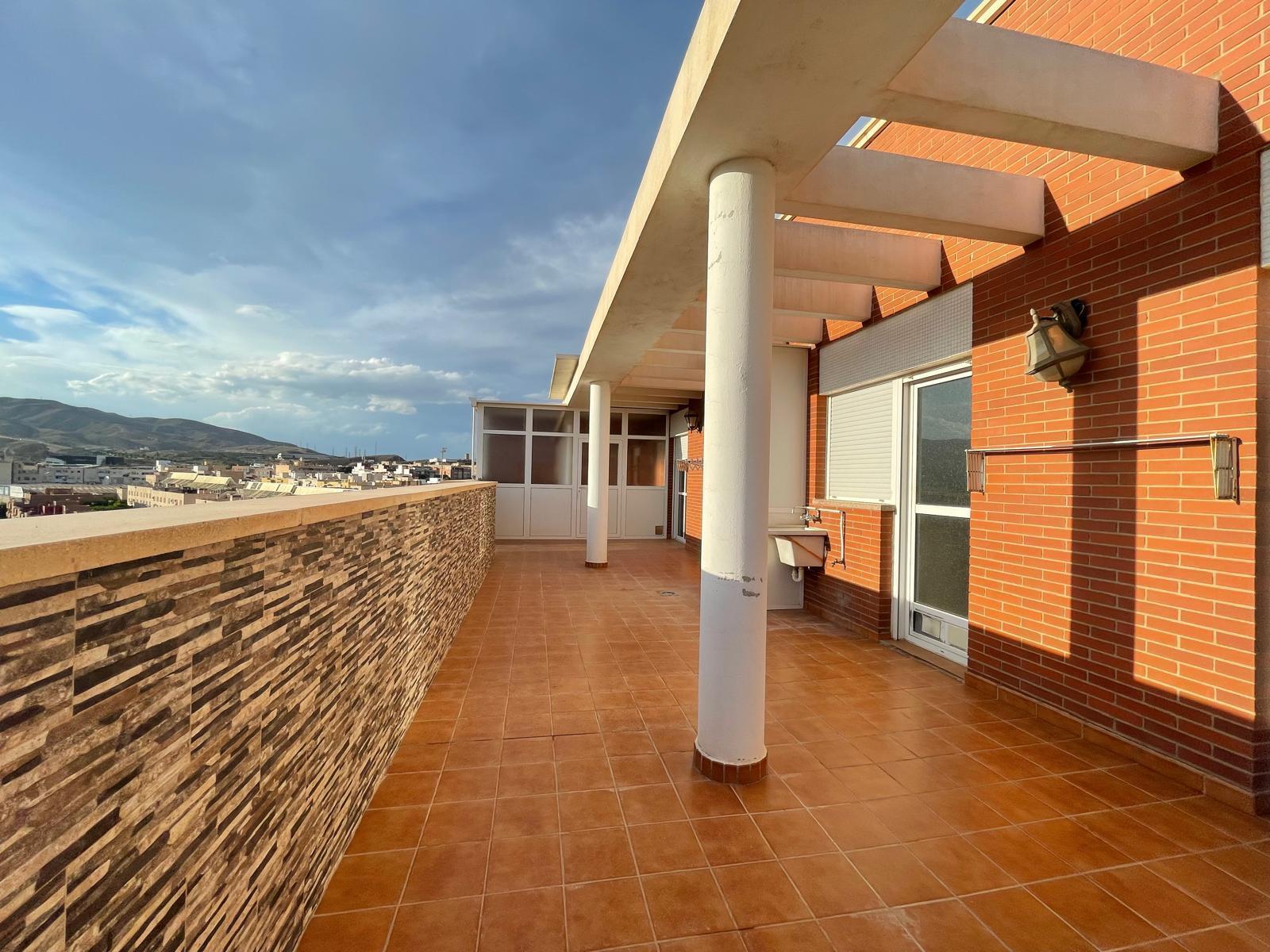 For sale of flat in Almería
