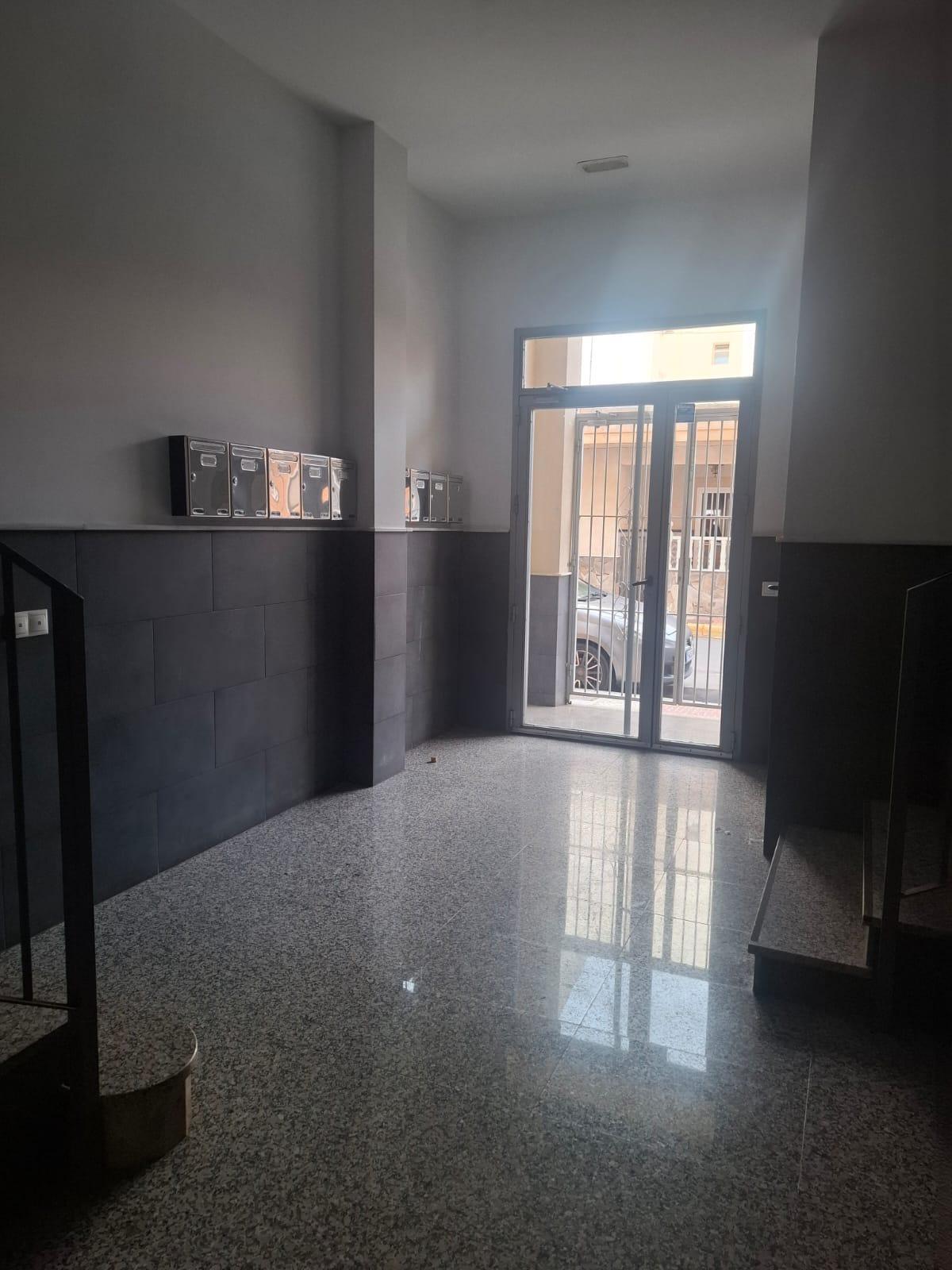 For sale of flat in Roquetas de Mar