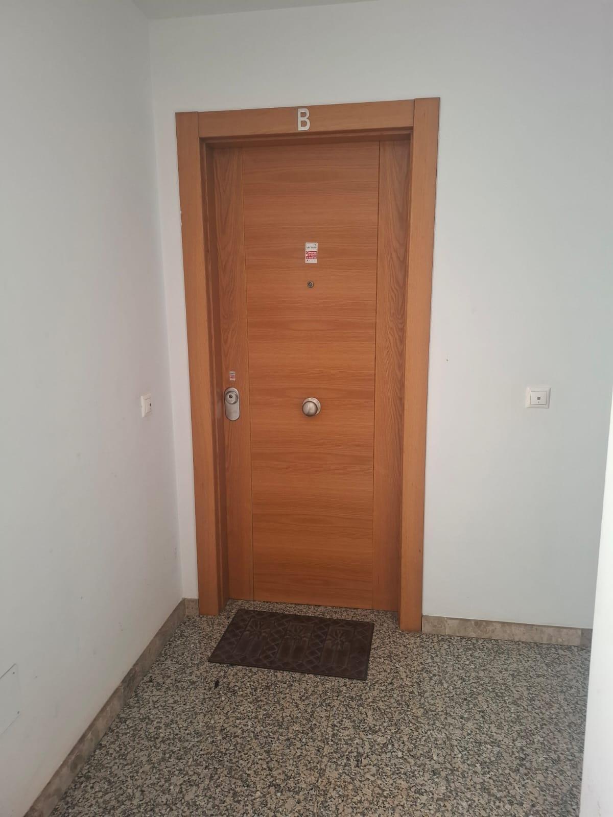 For sale of flat in Roquetas de Mar