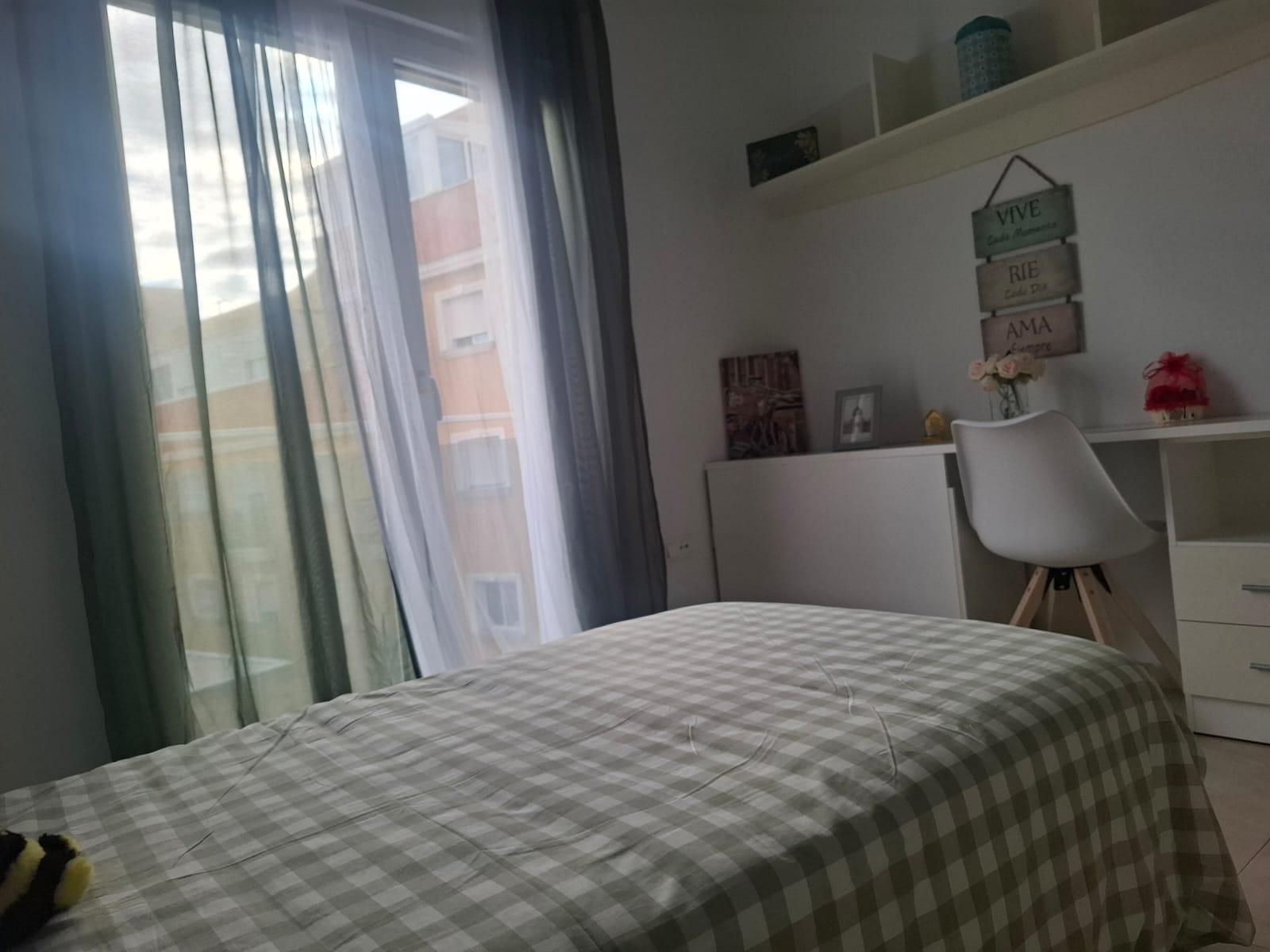 For sale of flat in Roquetas de Mar