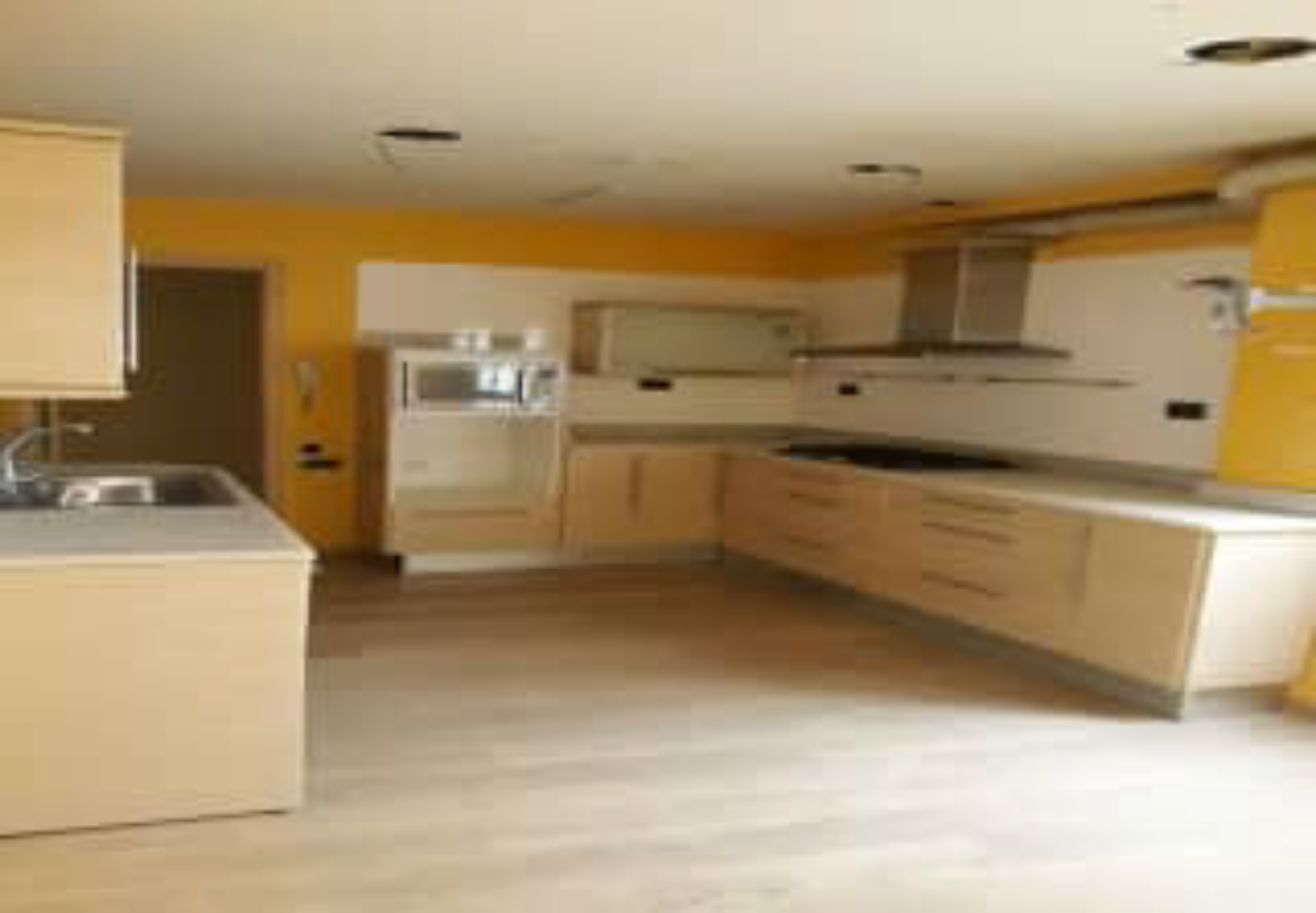 For sale of flat in Almería