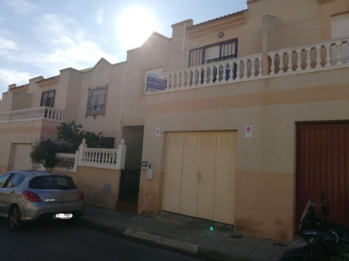 For sale of duplex in Huércal de Almería